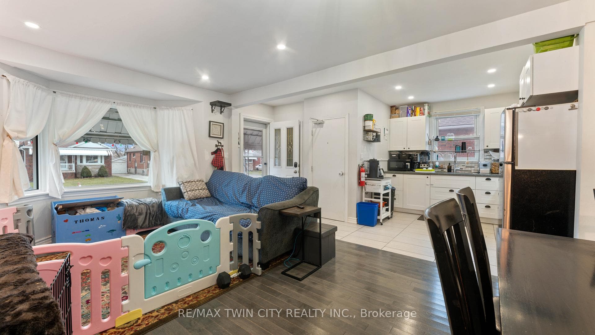 266 East 34th Street photo 5