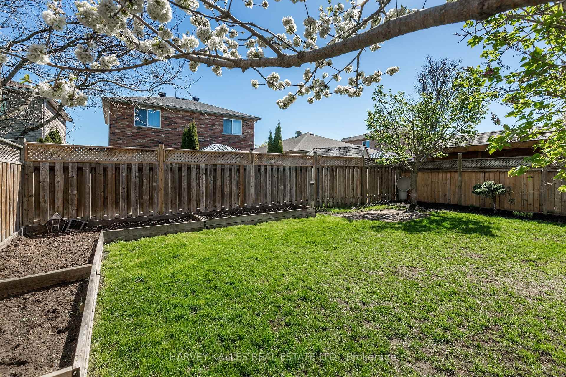 250 Pringle Drive photo 6