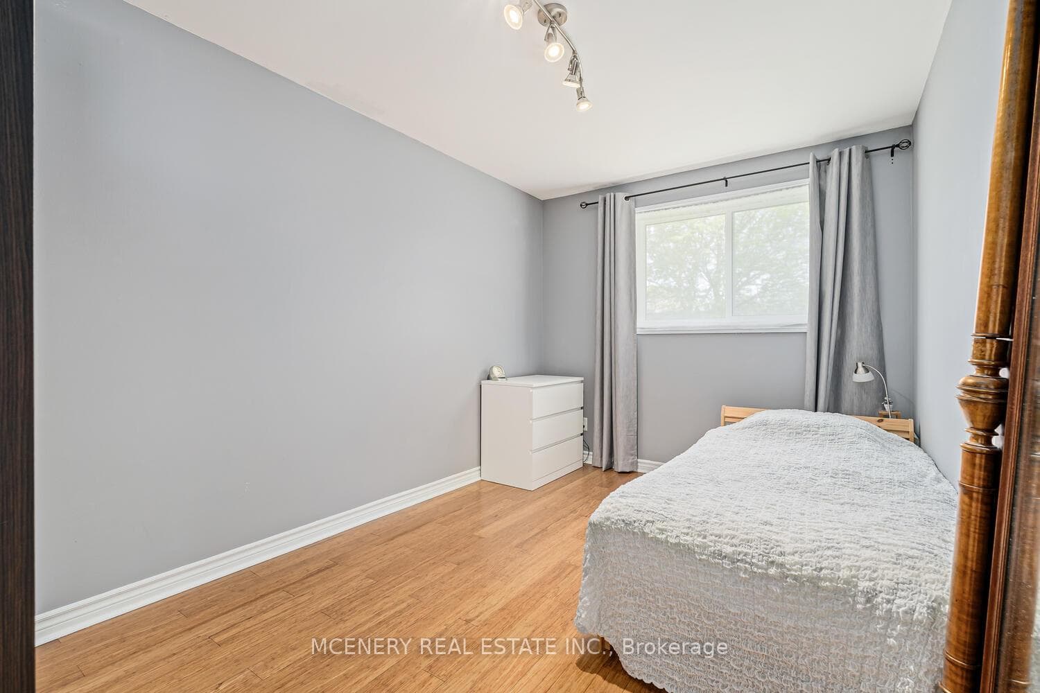 21 ERINDALE Drive photo 21