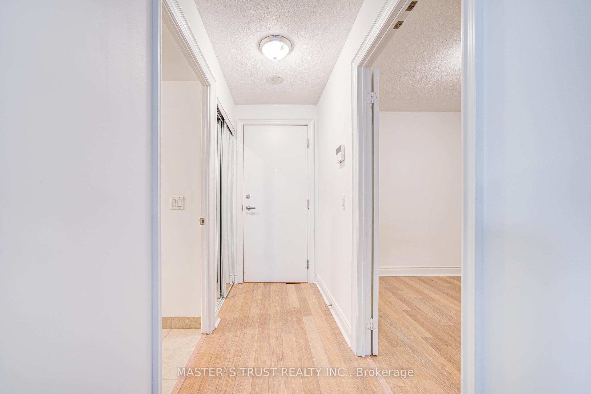 25 Greenview Avenue Unit 323 photo 4