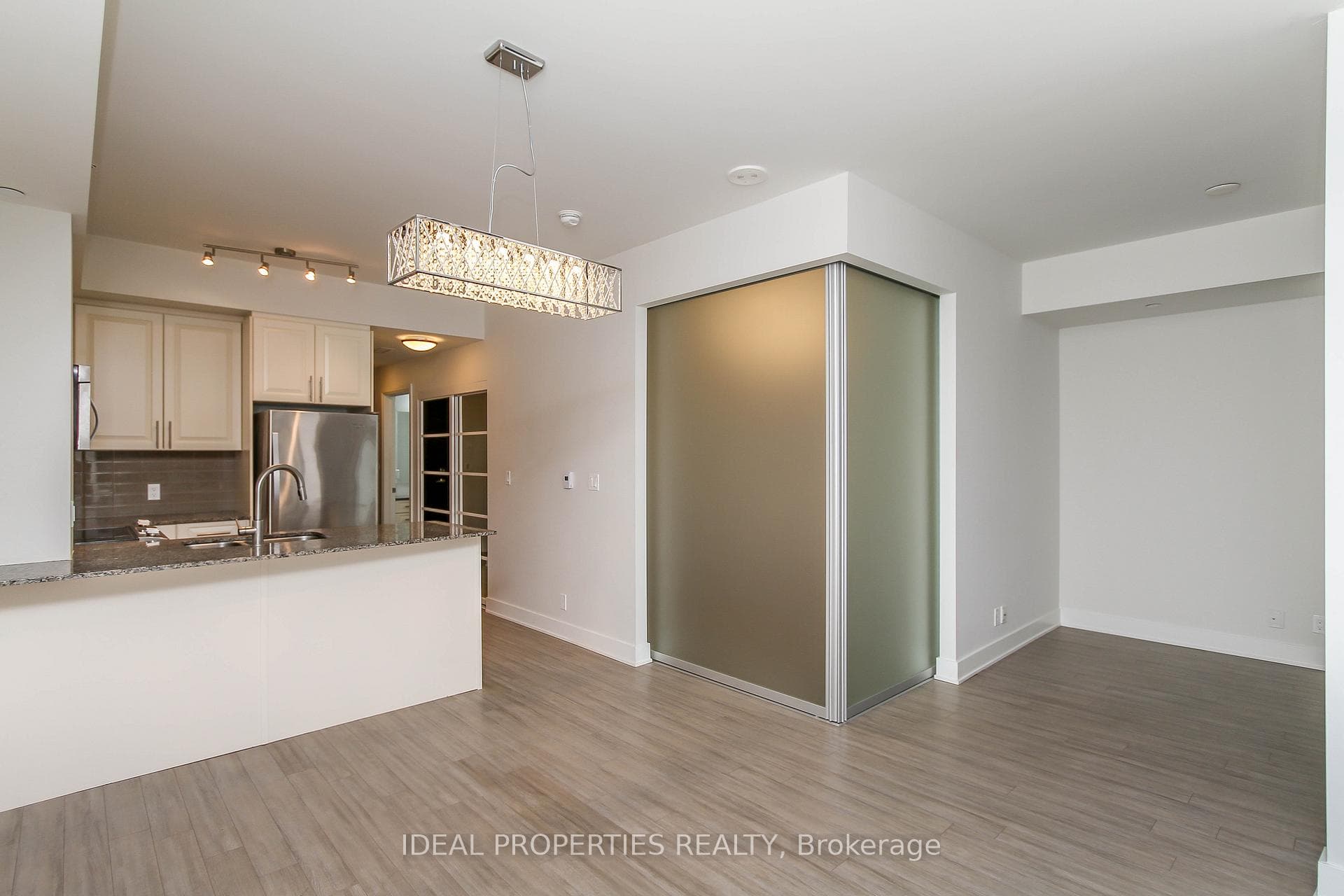 1035 Bank Street Unit 1408 photo 16