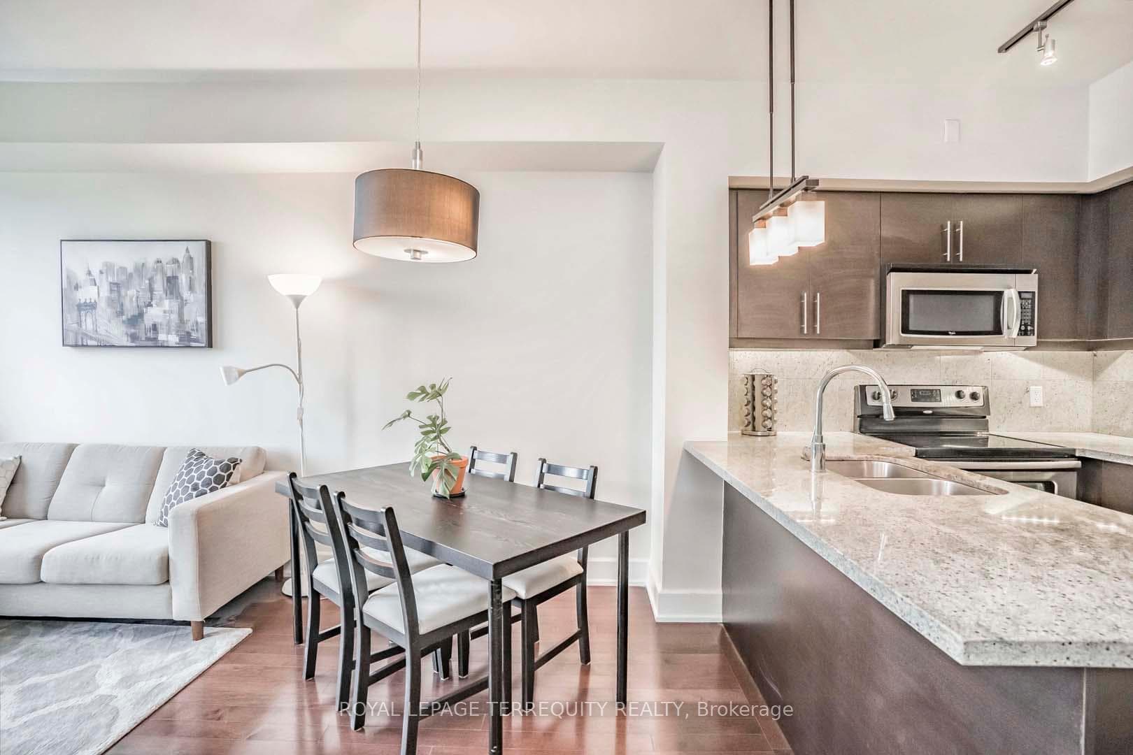 676 Sheppard Avenue Unit 607 photo 12