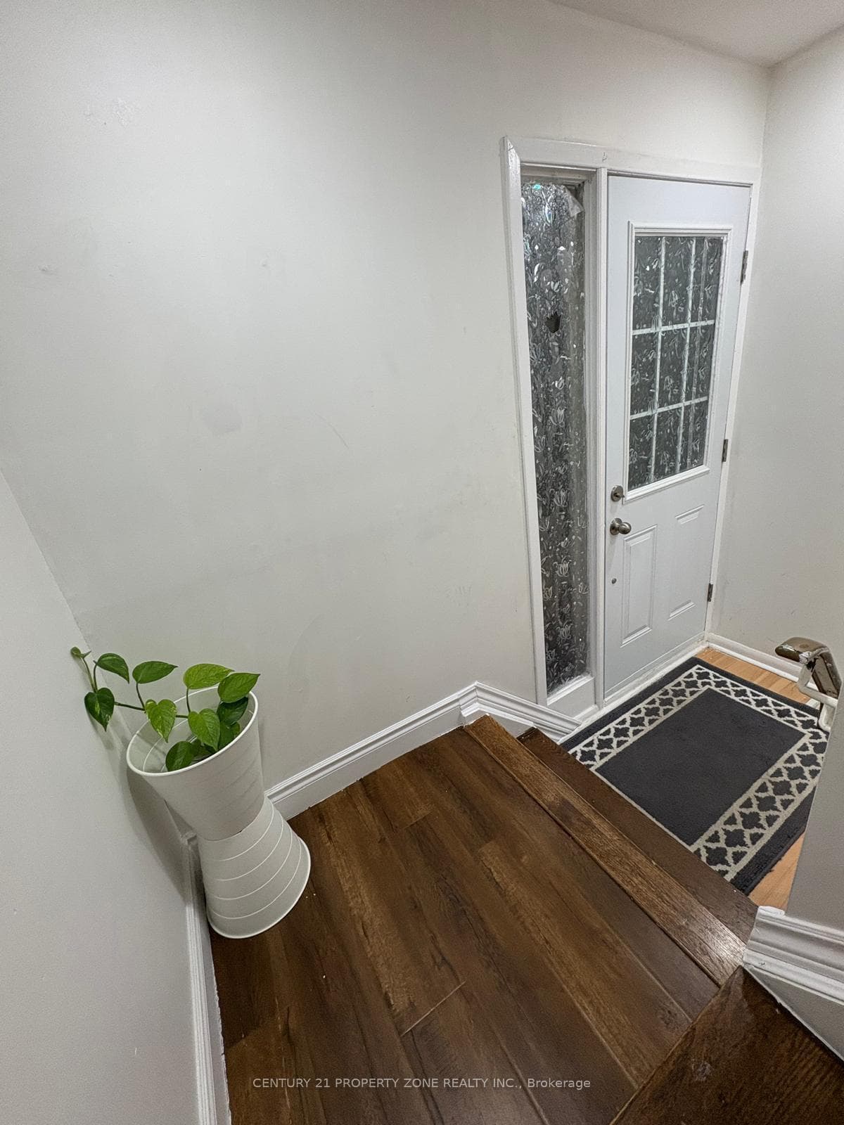 244 Royal Salisbury Way photo 4