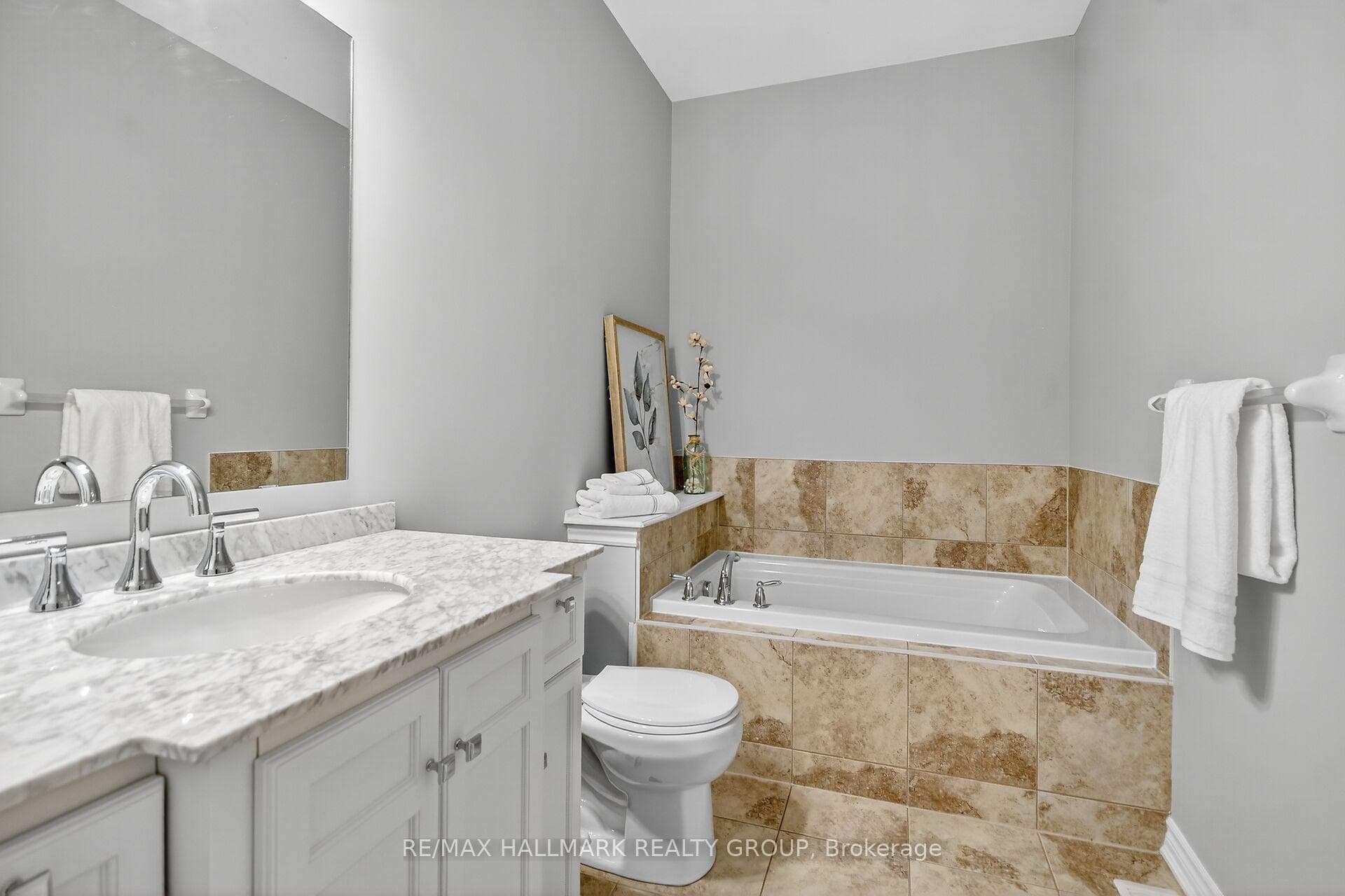 372 Gallantry Way photo 25