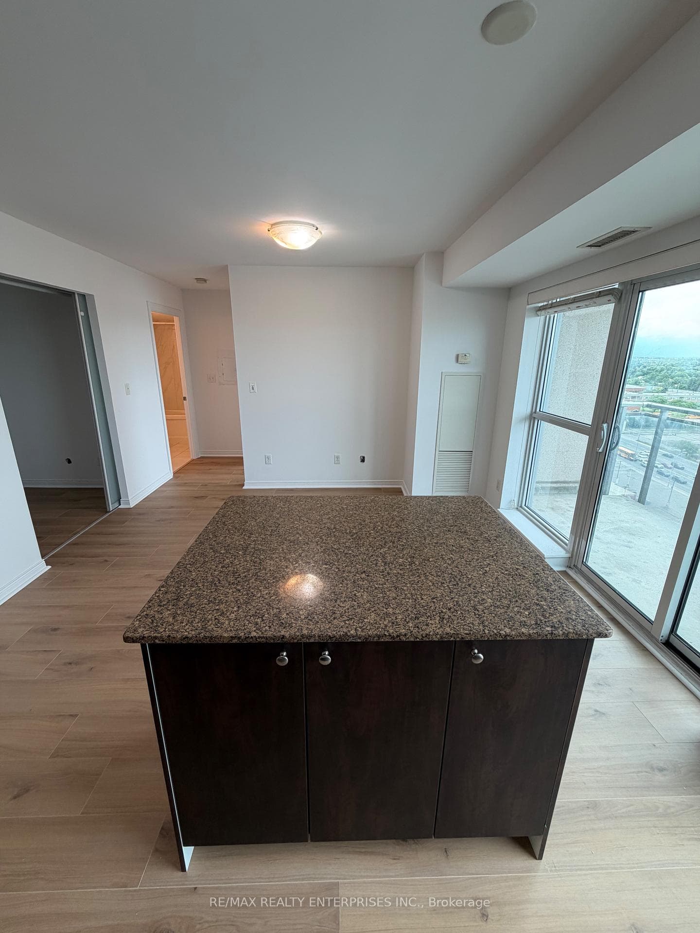 215 Queen Street Unit 1511 photo 9