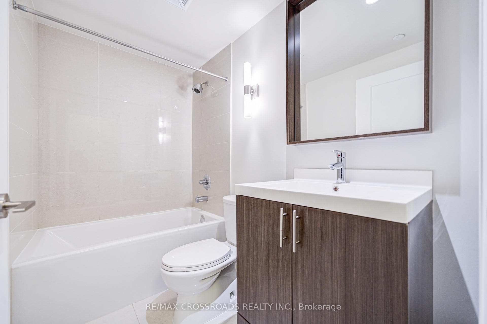 18 Graydon Hall Drive Unit 303 photo 22