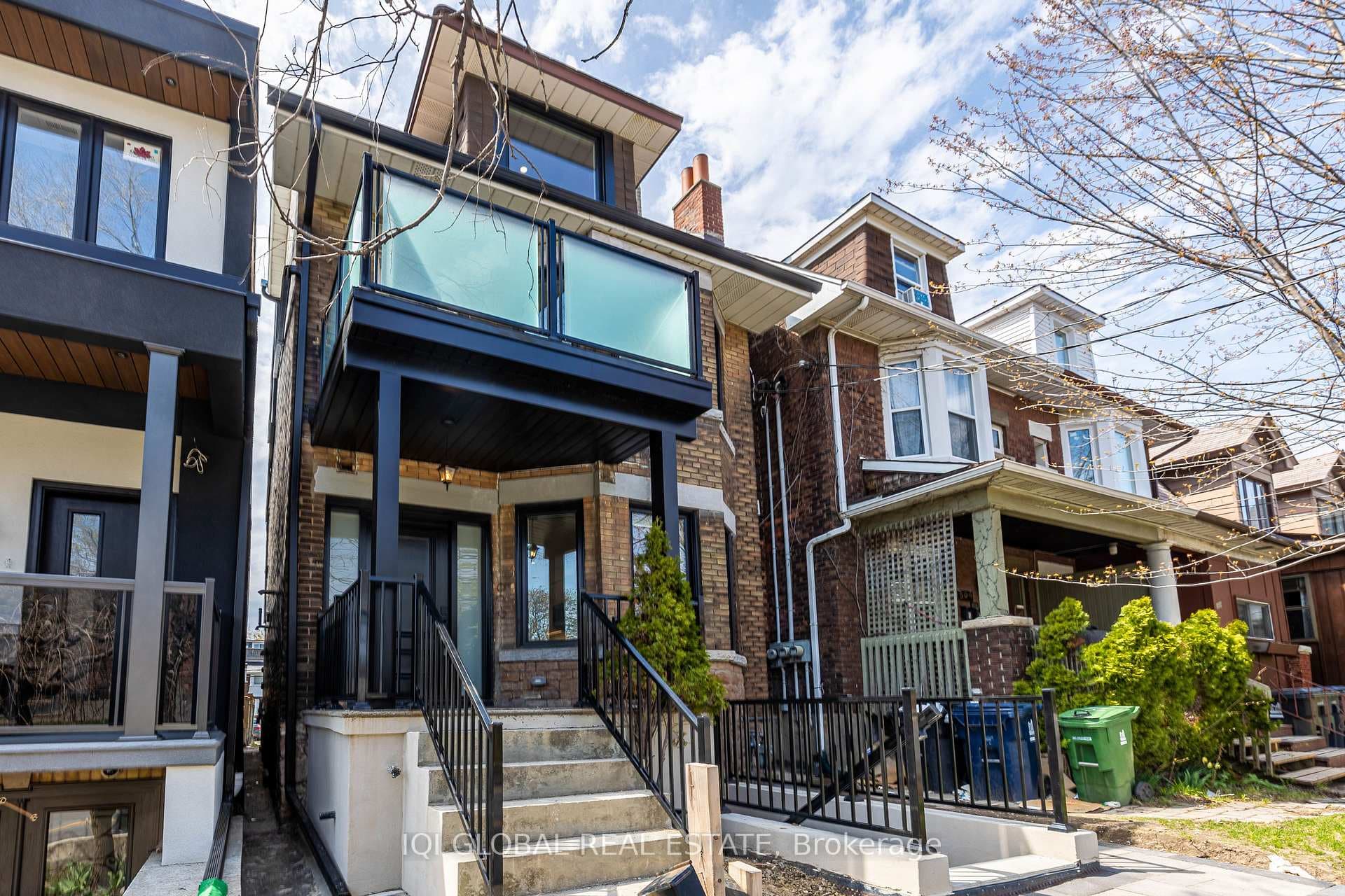 1502 Dufferin Street Unit 2ndFlr photo 1