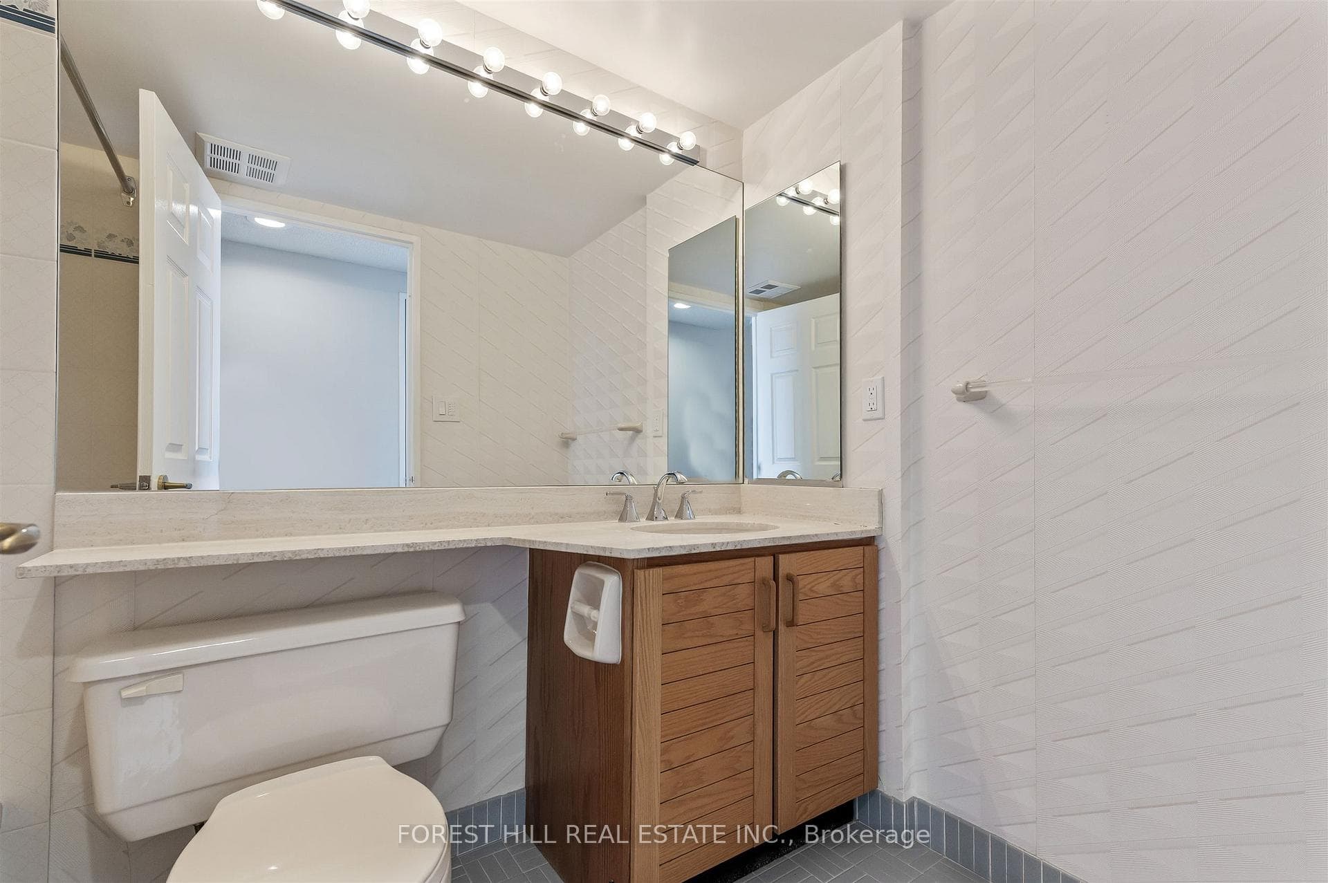 85 Skymark Drive Unit 2305 photo 35