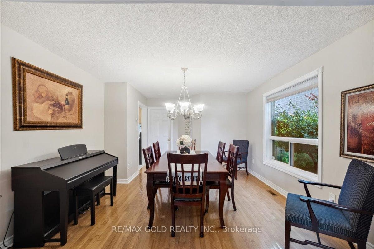15 Canning Crescent photo 8