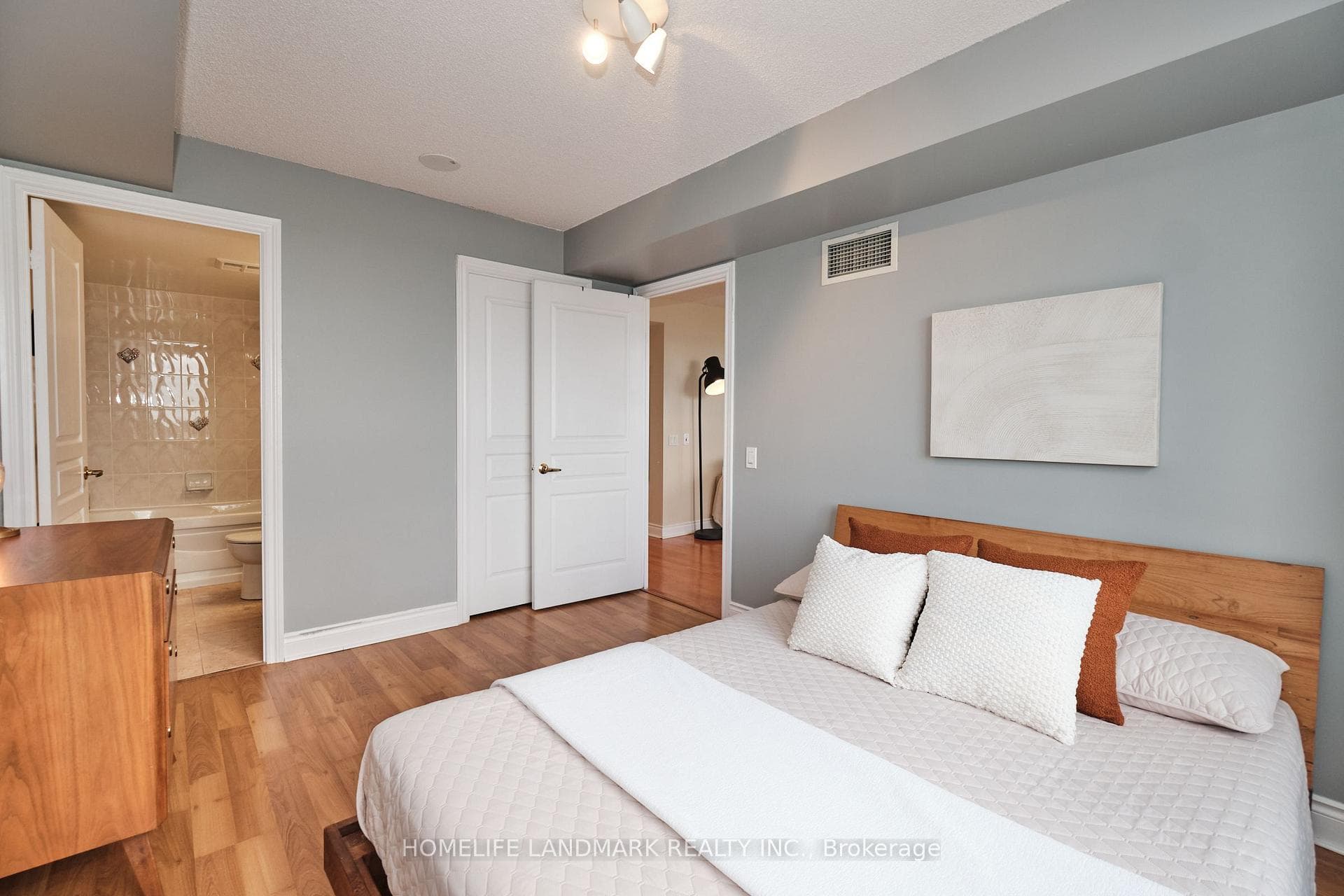 15 Northtown Way Unit 2119 photo 17