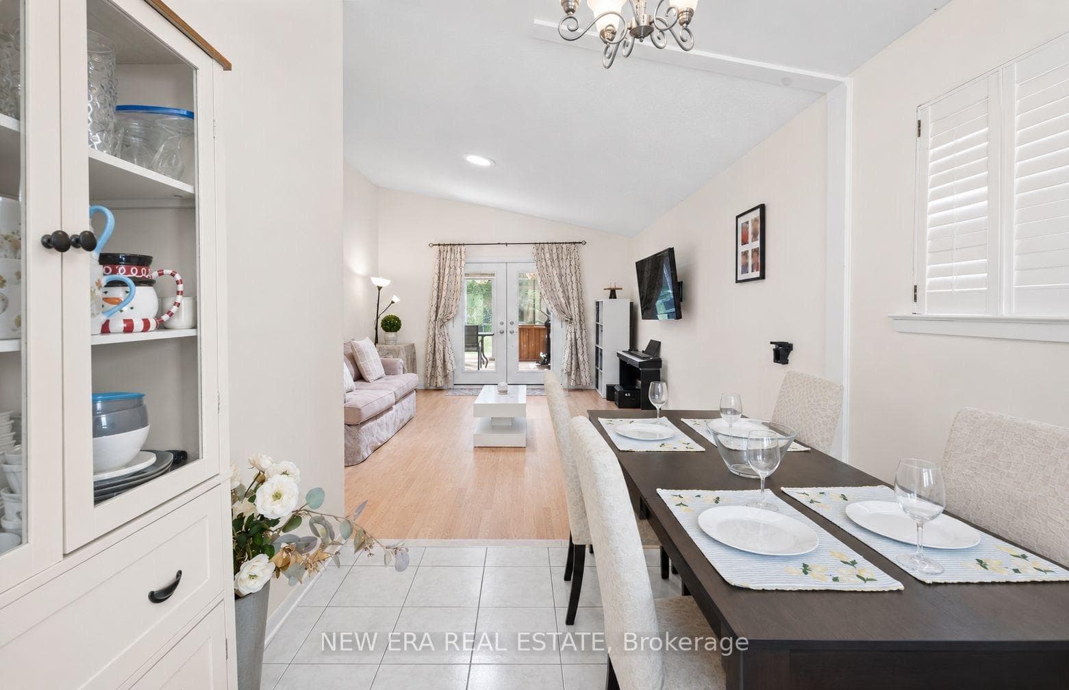2598 Chalkwell Close photo 4