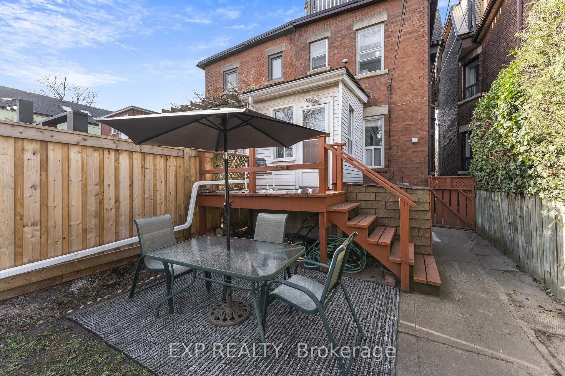 11 Harcourt Avenue photo 27