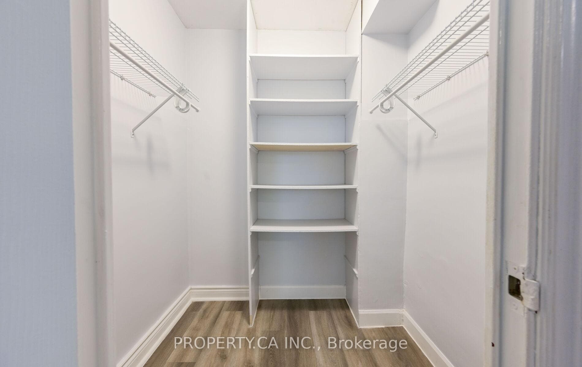 60 Pavane Linkway N/A Unit 207 photo 9
