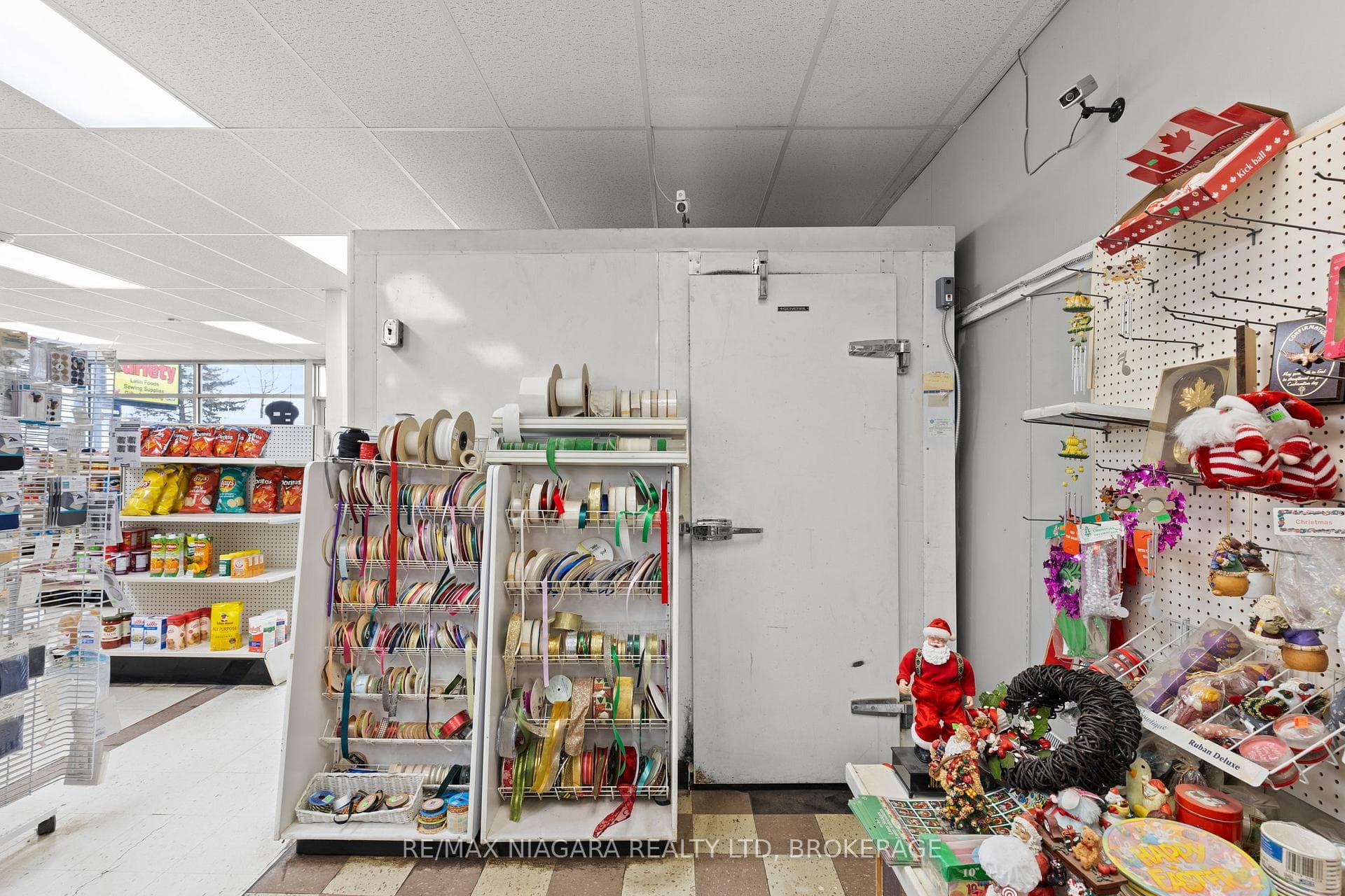 1530 NIAGARA STONE Road photo 12