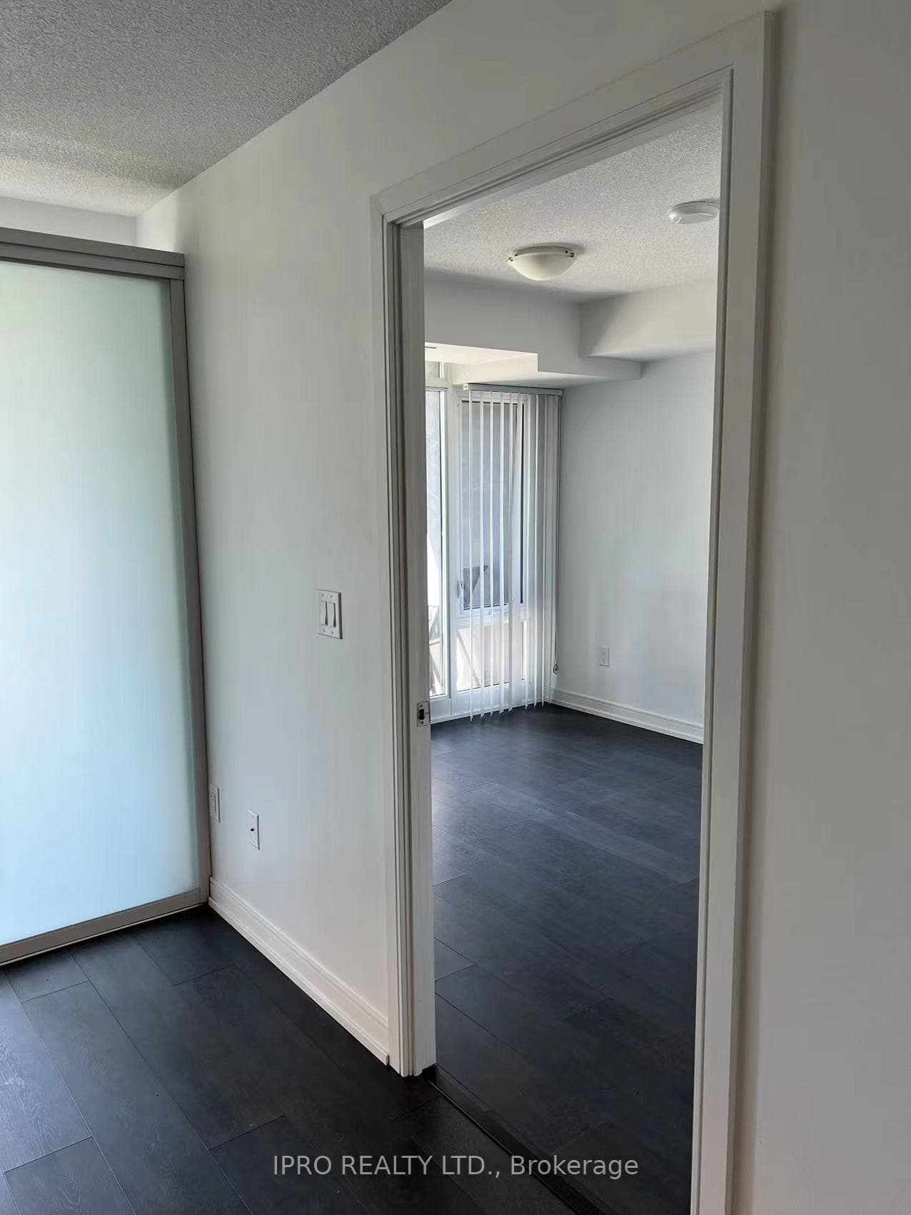 525 Adelaide Street Unit 616 photo 23