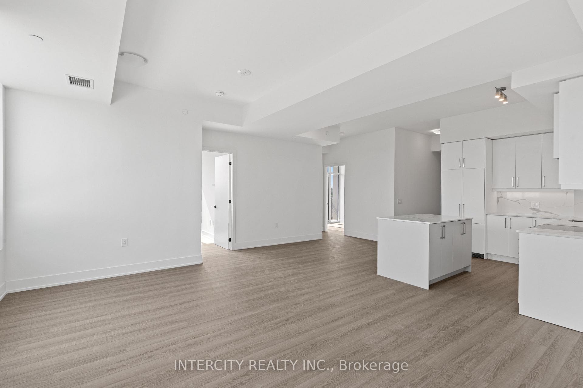 2075 King Road Unit 516 photo 11