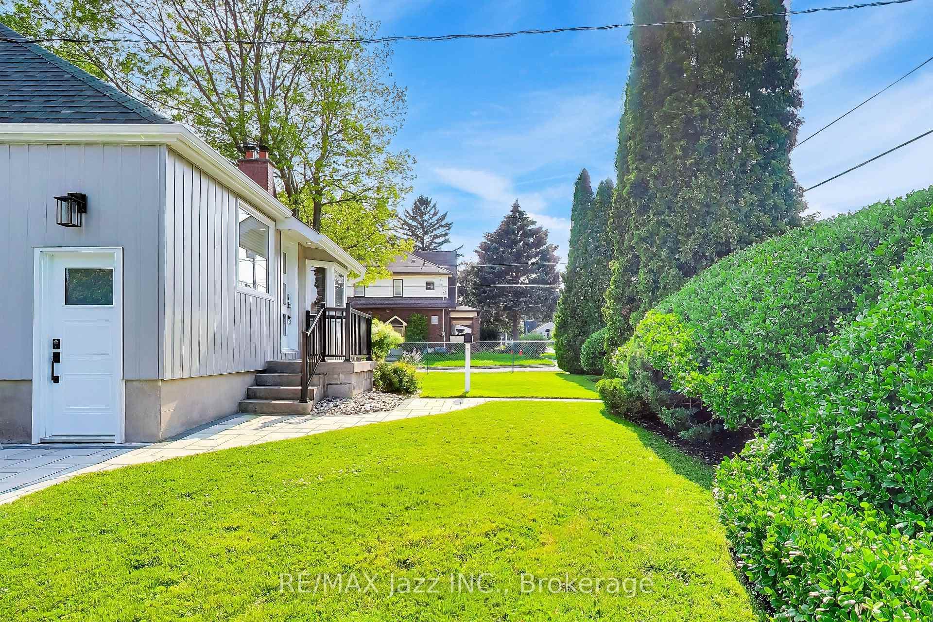 397 Beverly Street photo 26