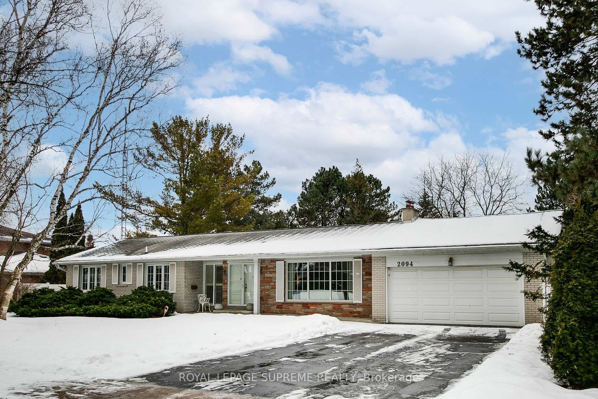 2094 Obeck Crescent photo 1