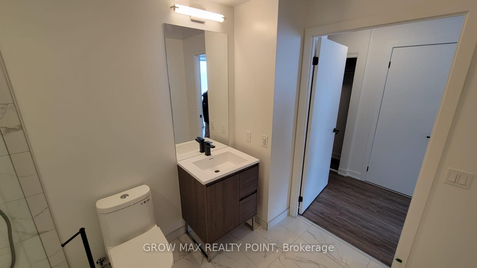 1 Quarrington Lane Unit 1605 photo 9