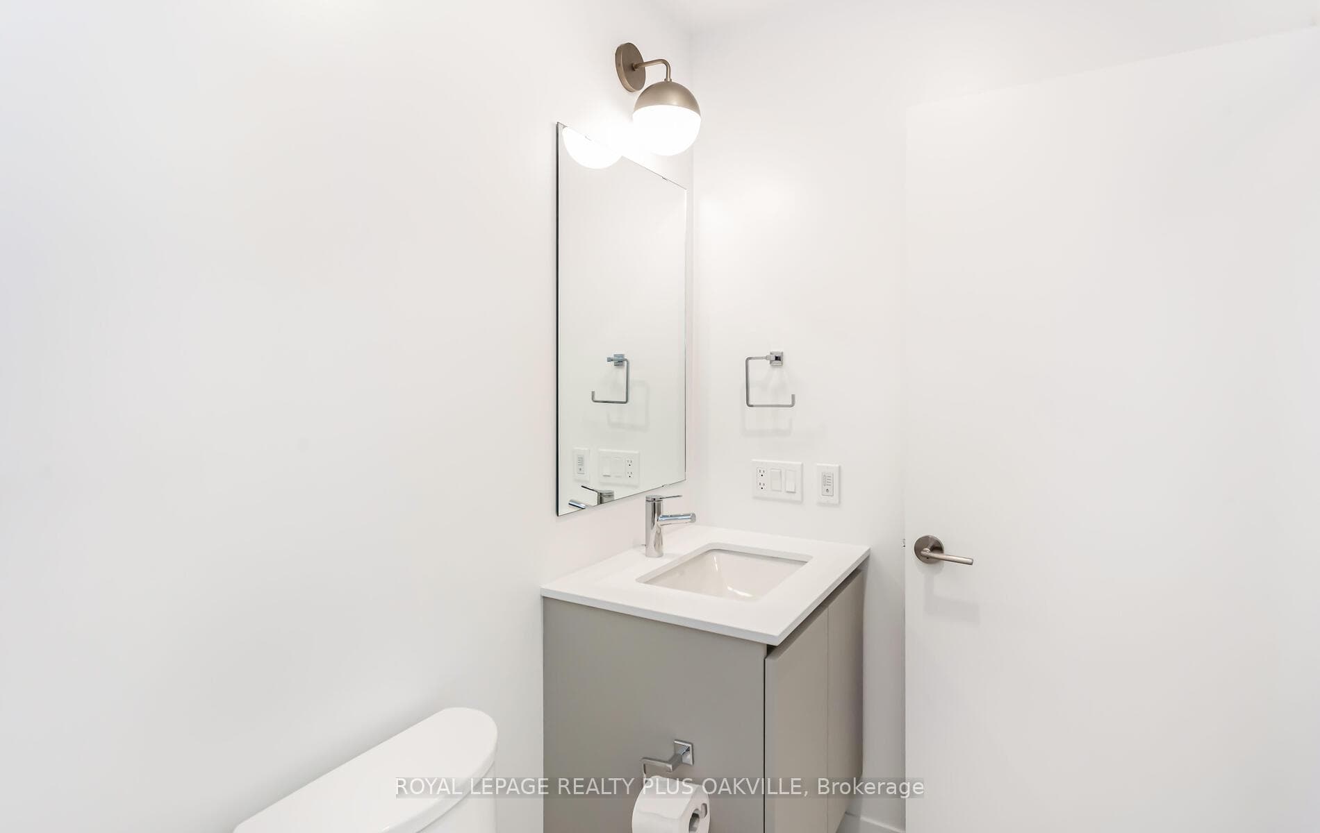 405 Dundas Street Unit 238 photo 30
