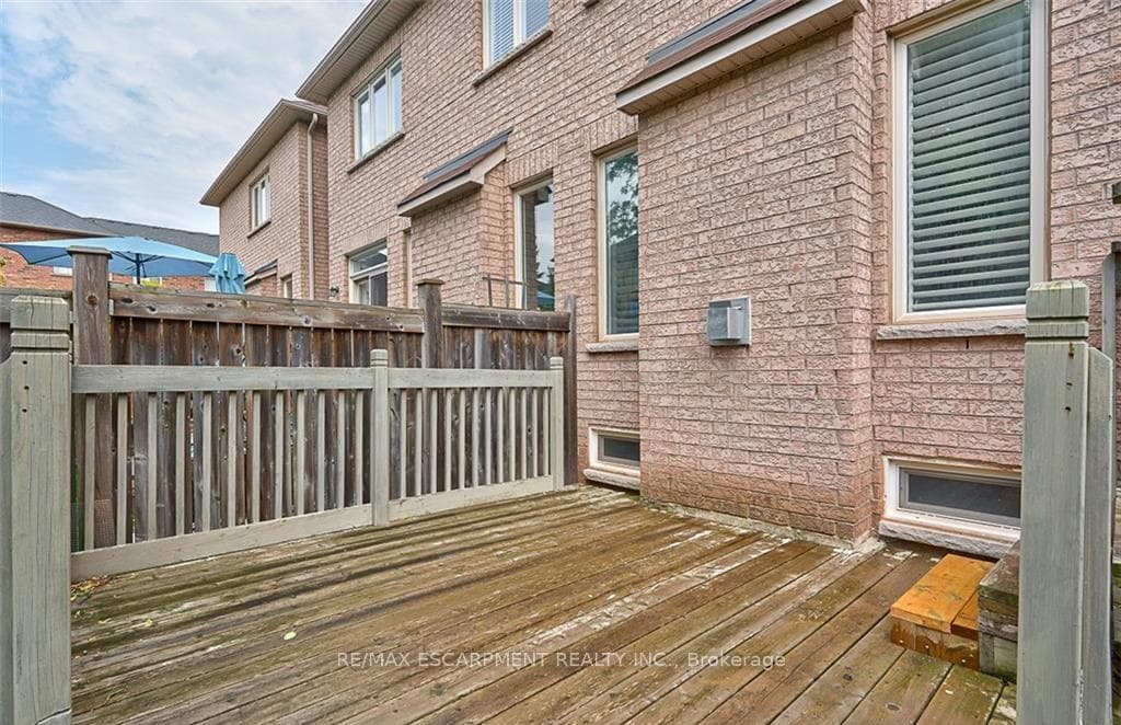 3436 Hayhurst Crescent photo 23