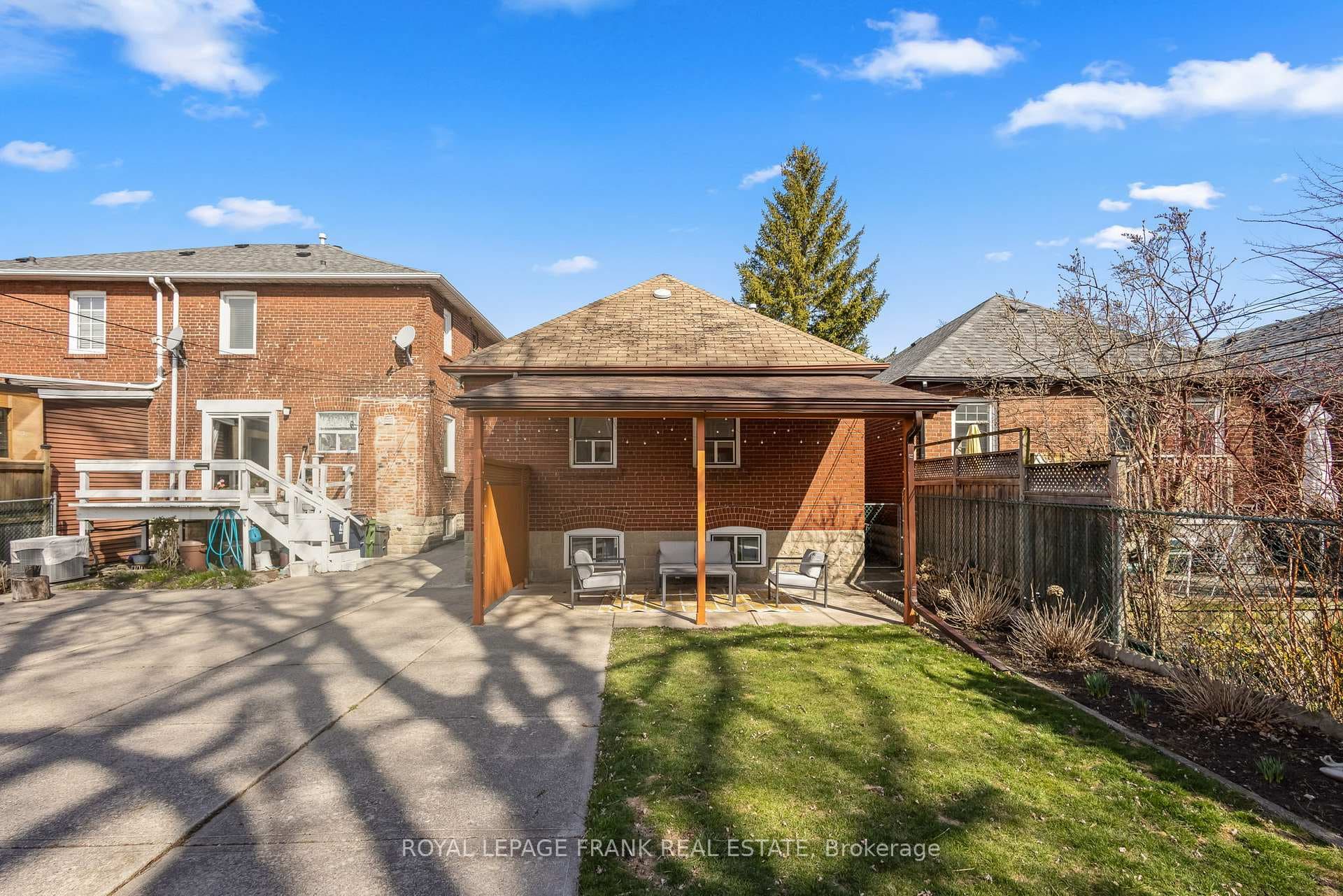 275 MORTIMER Avenue photo 35