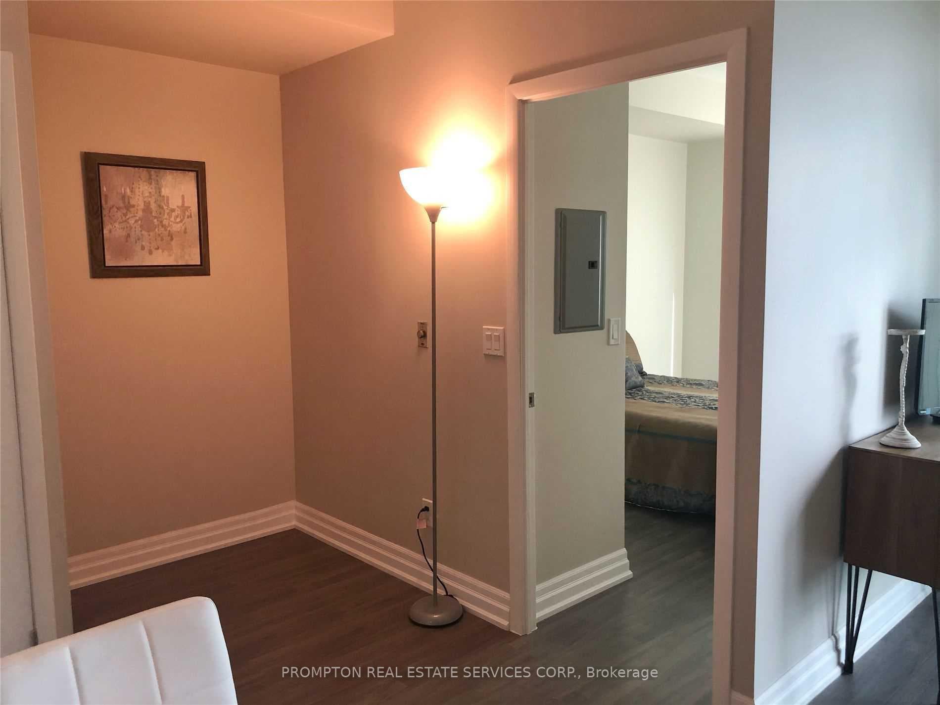 231 Fort York Boulevard Unit 1201 photo 7