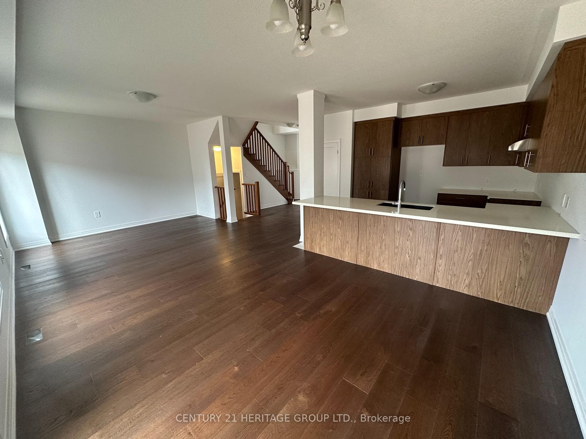 213 Cittadella Boulevard photo 3