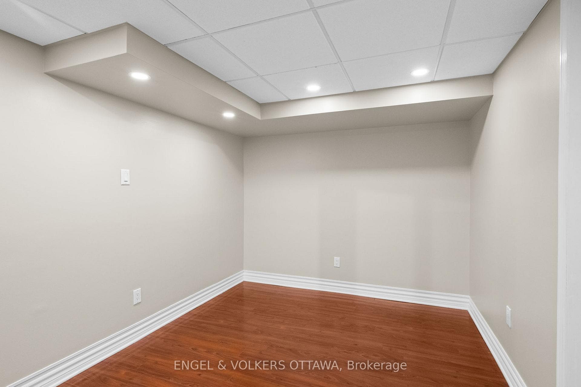 563 Merkley Drive photo 35
