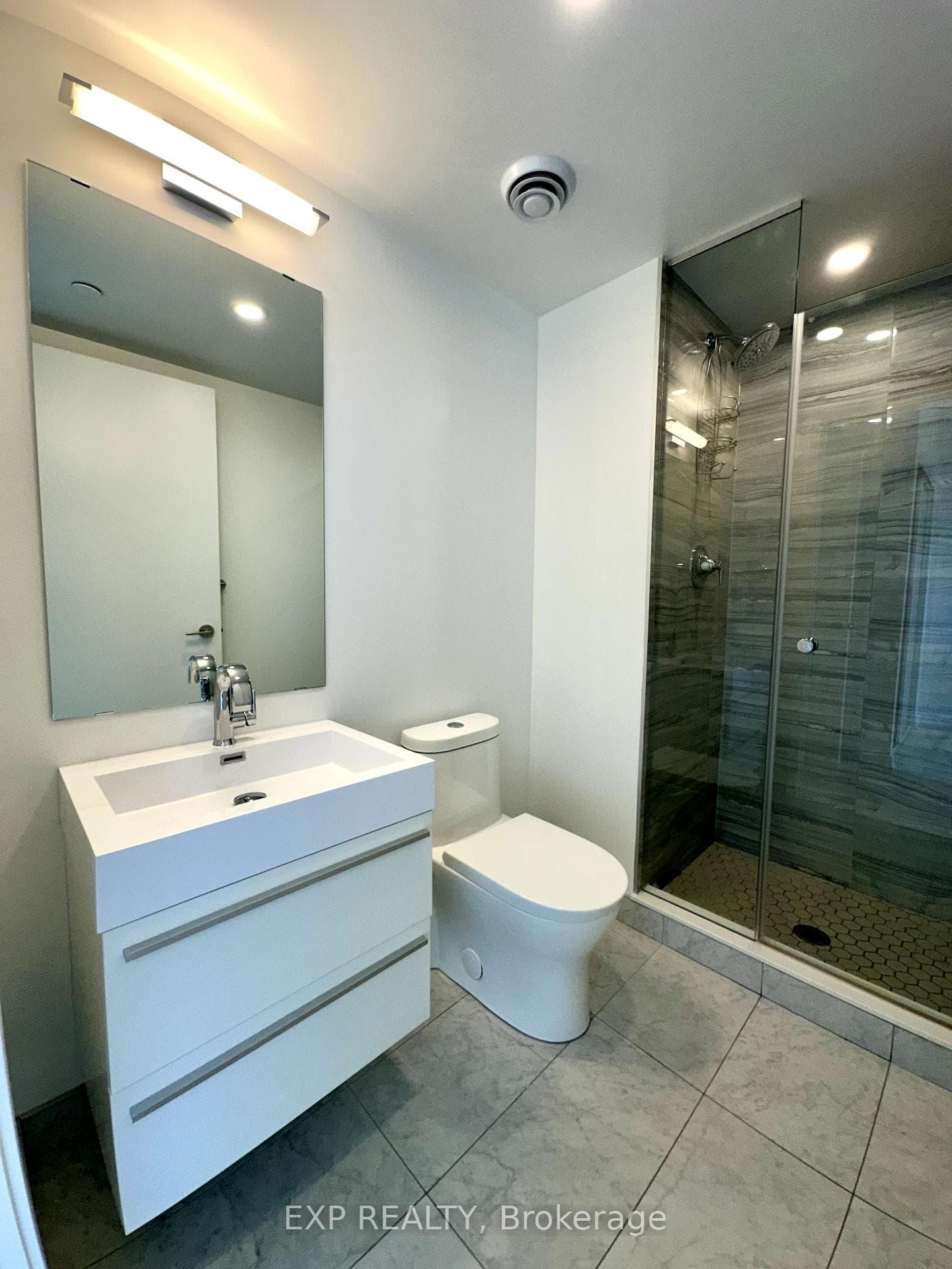39 Roehampton Avenue Unit 4208 photo 2
