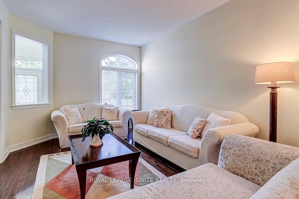 200 Ivy Glen Drive photo 9