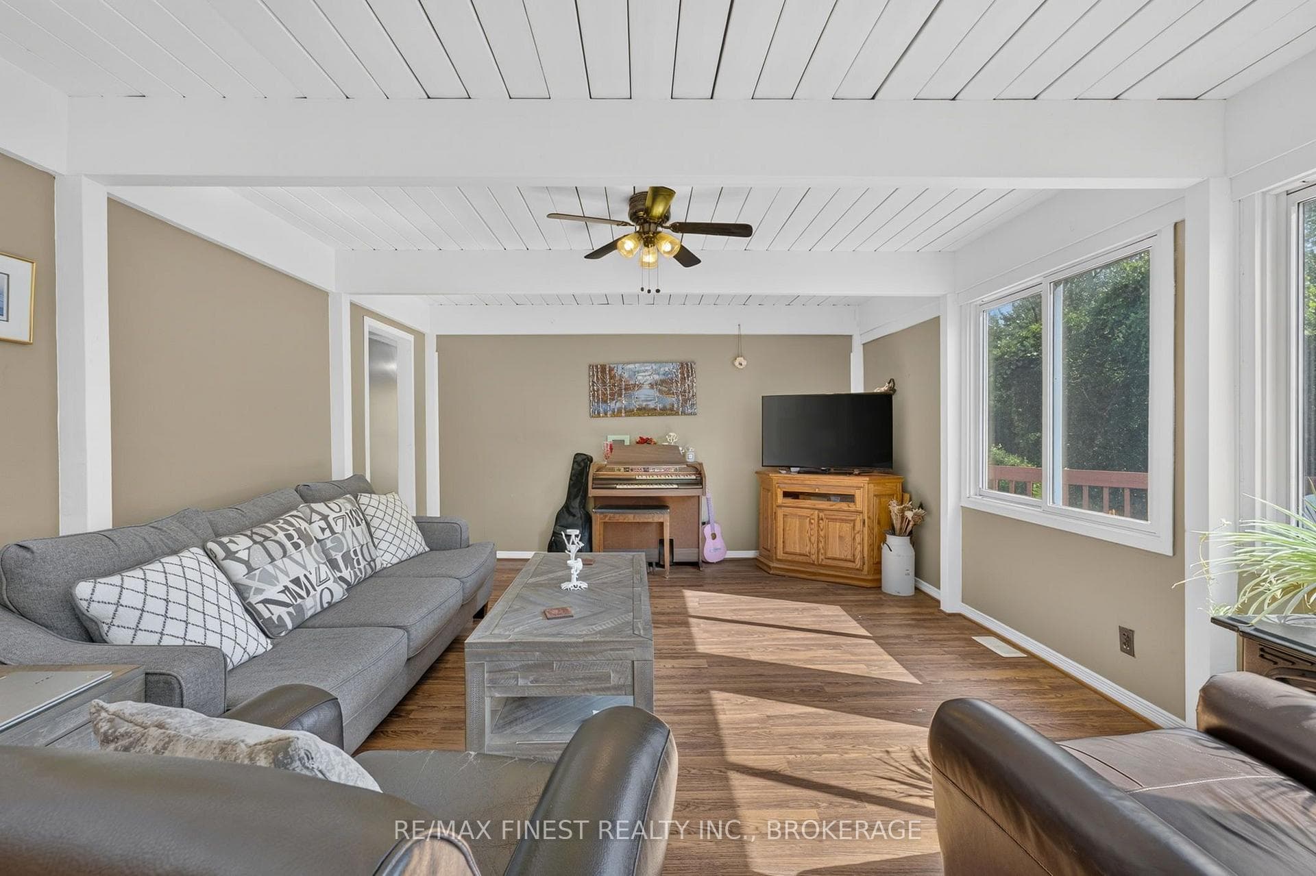 54 Bayview Drive photo 11