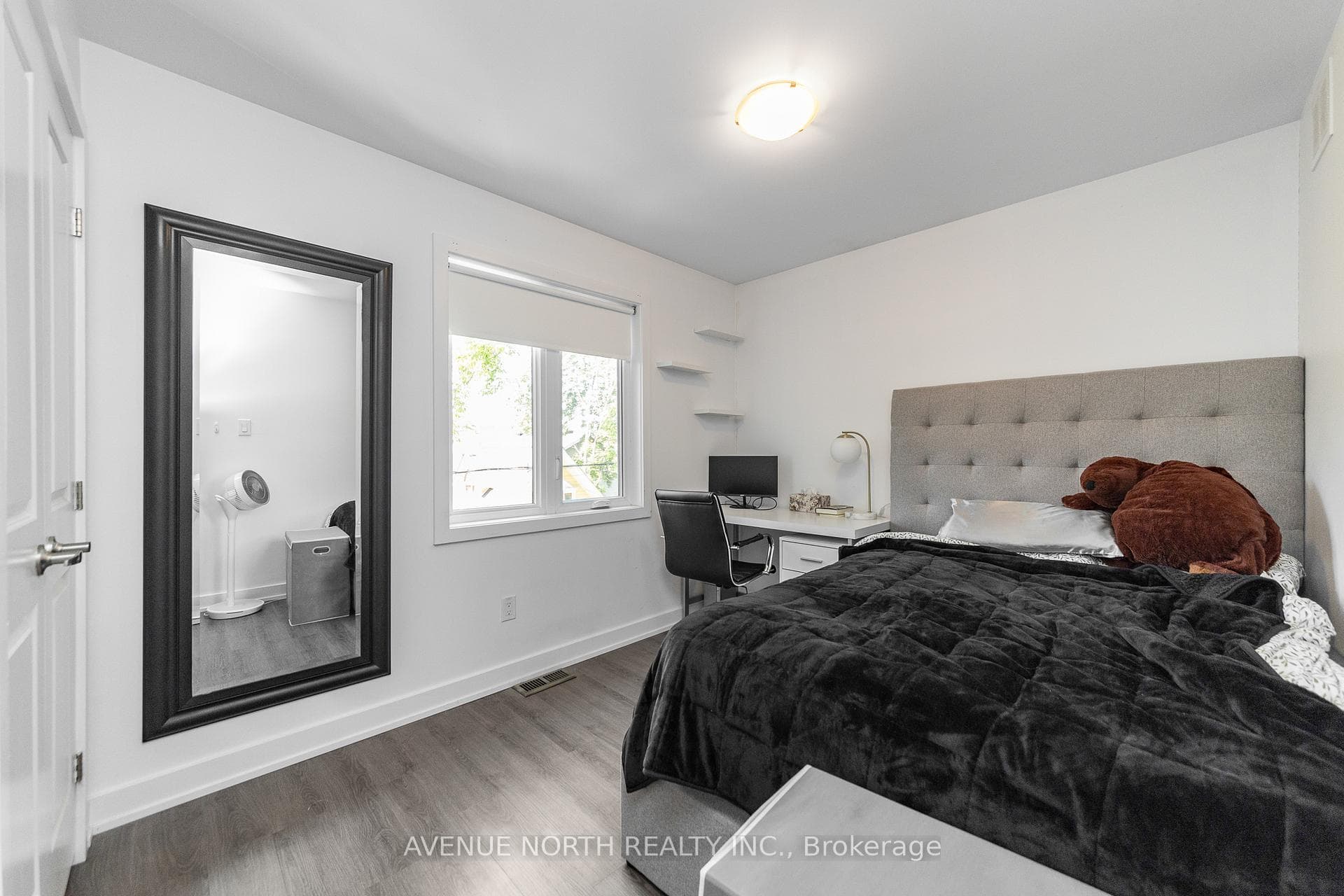 206 Blackburn Avenue photo 24