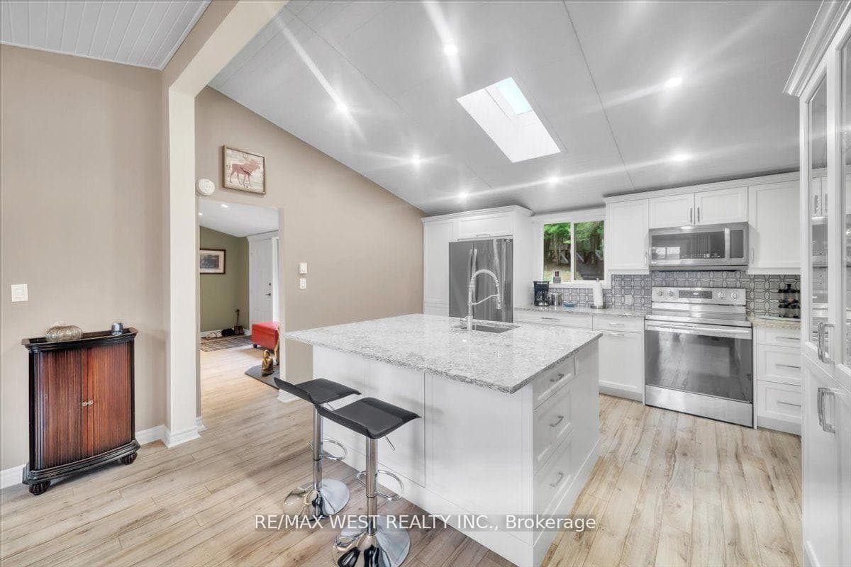 1017 Rays Lane photo 9