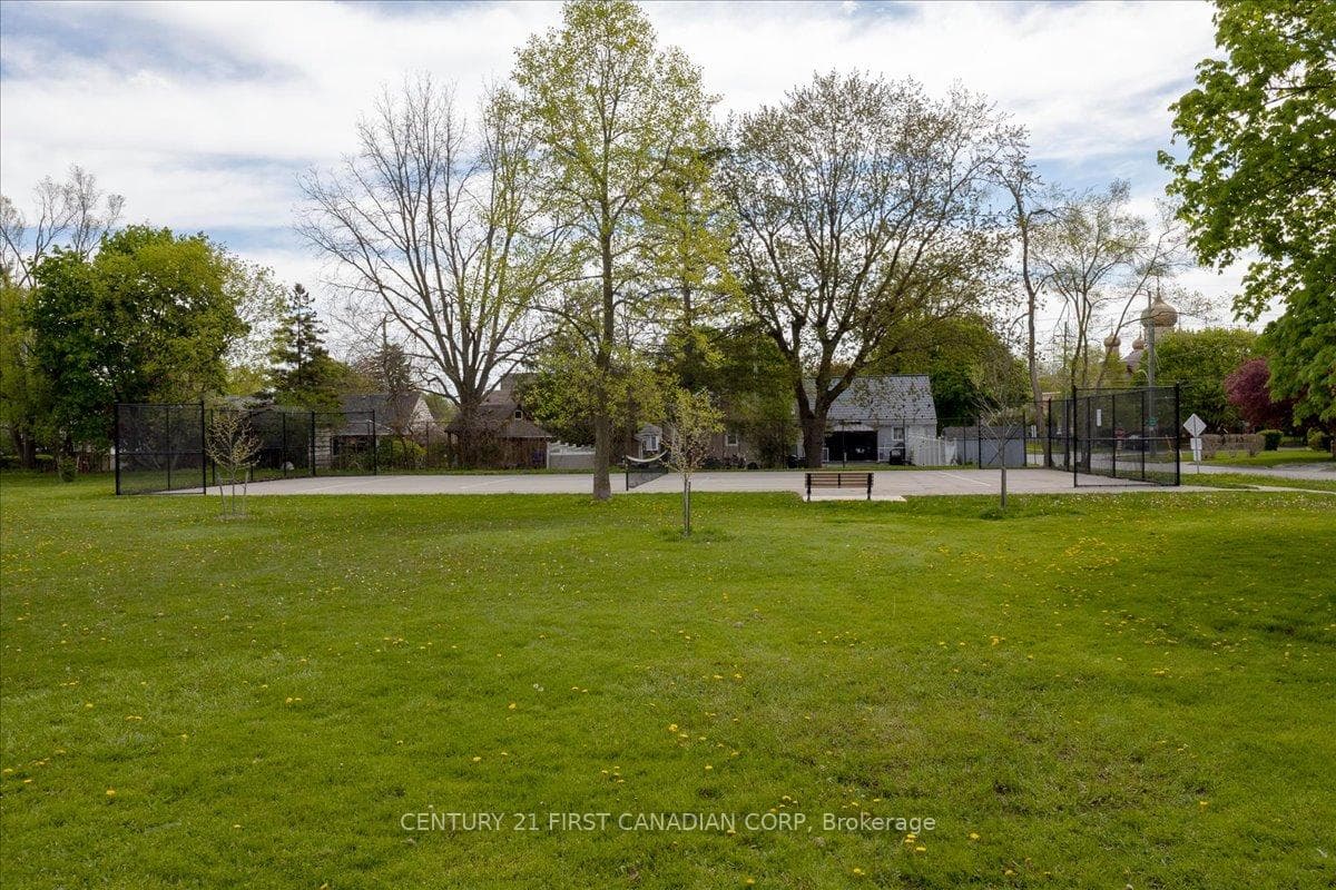 747 Whetter Avenue photo 39
