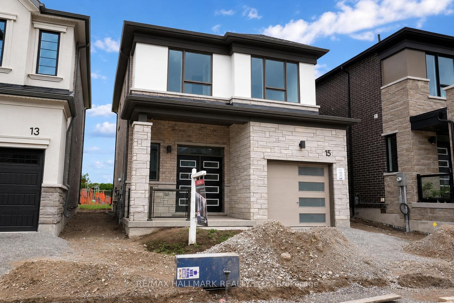 15 Foxley Heights photo 3