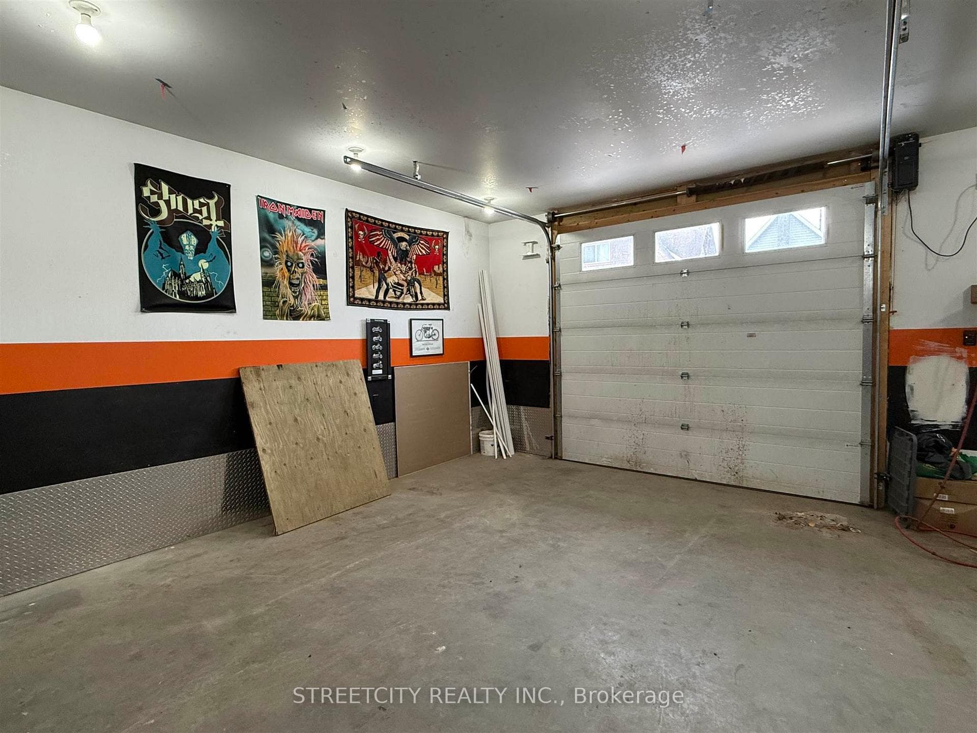 254 MCINTYRE Street photo 19