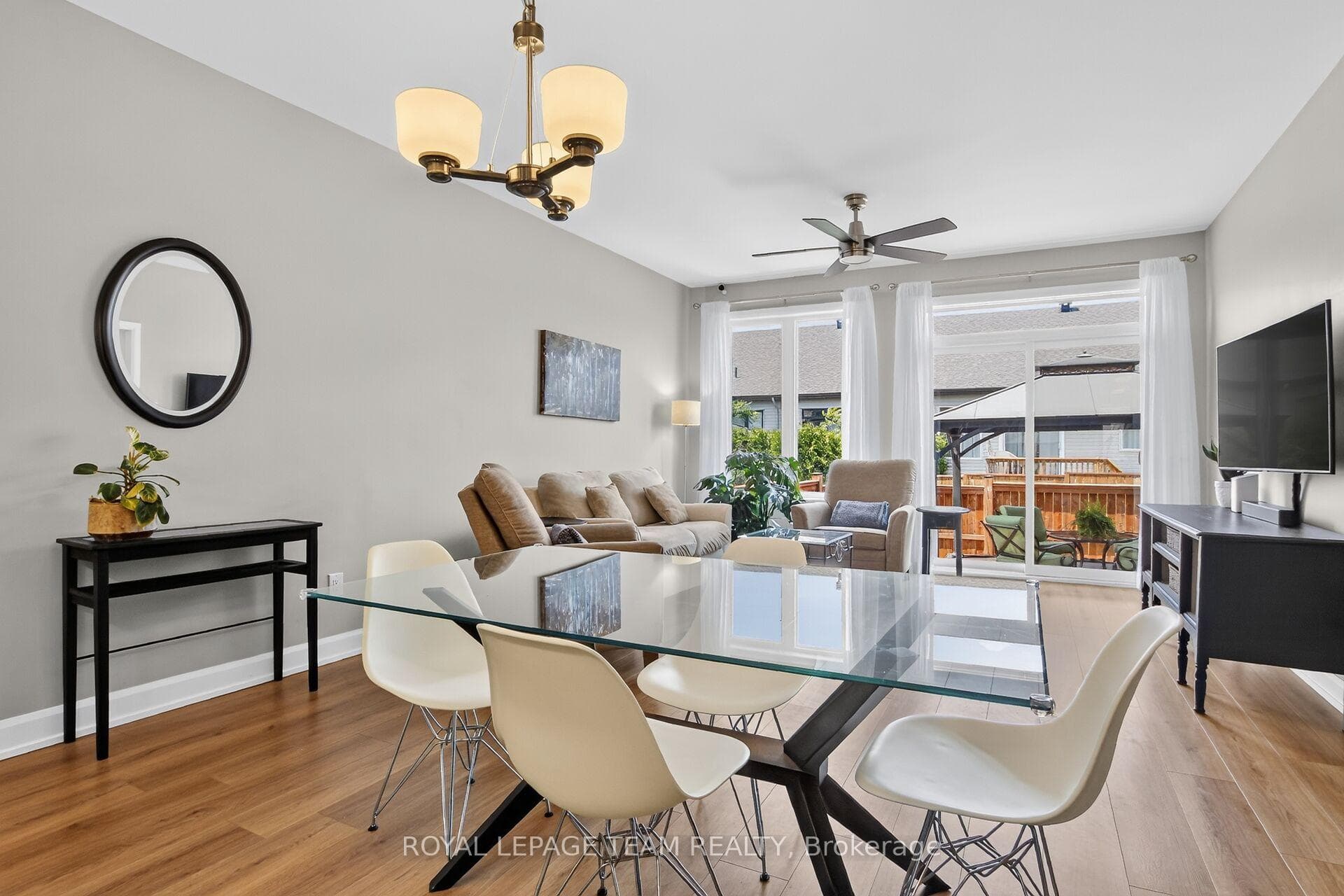 Spacious eating area