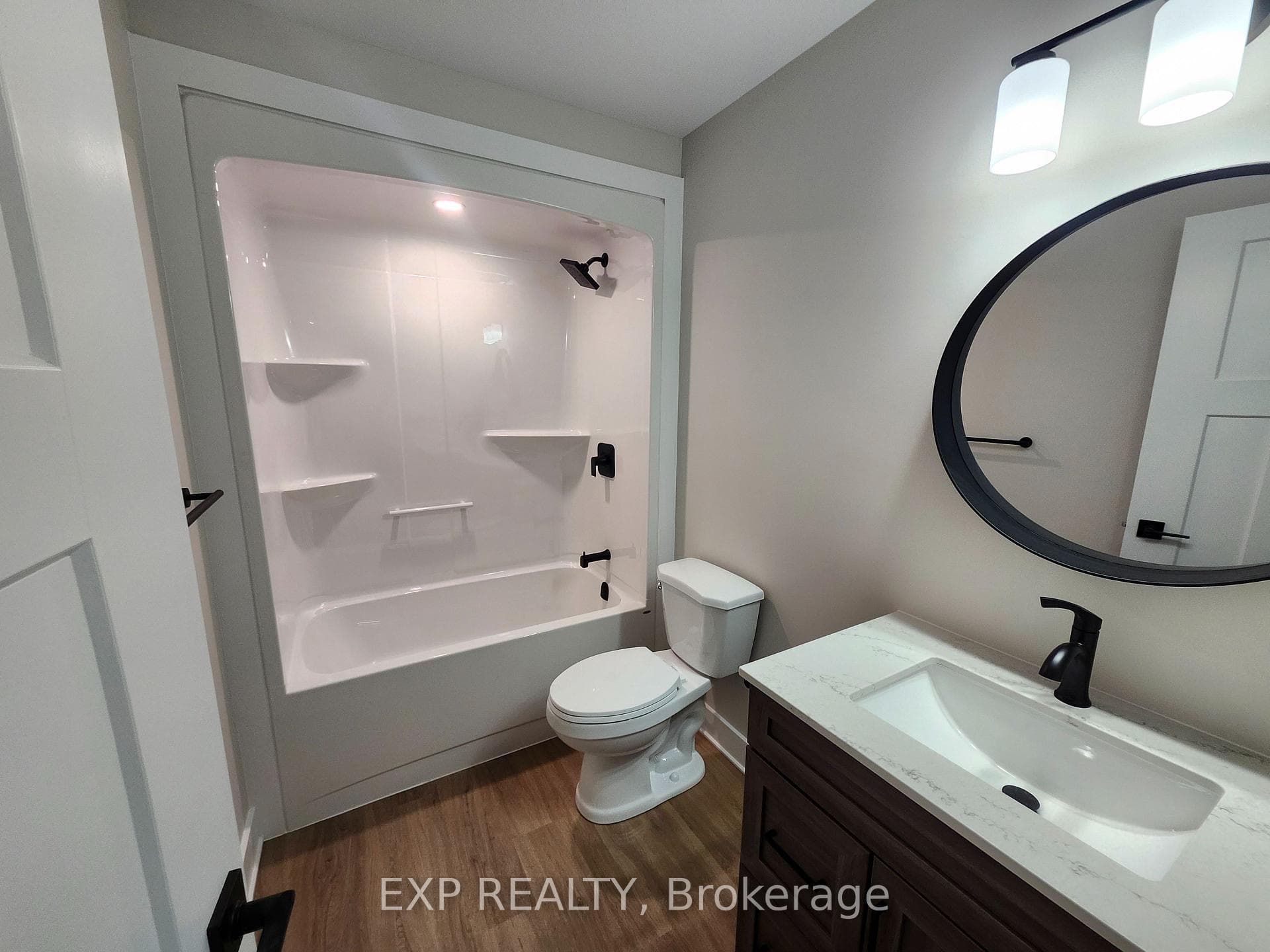 114 Lewis Street photo 6