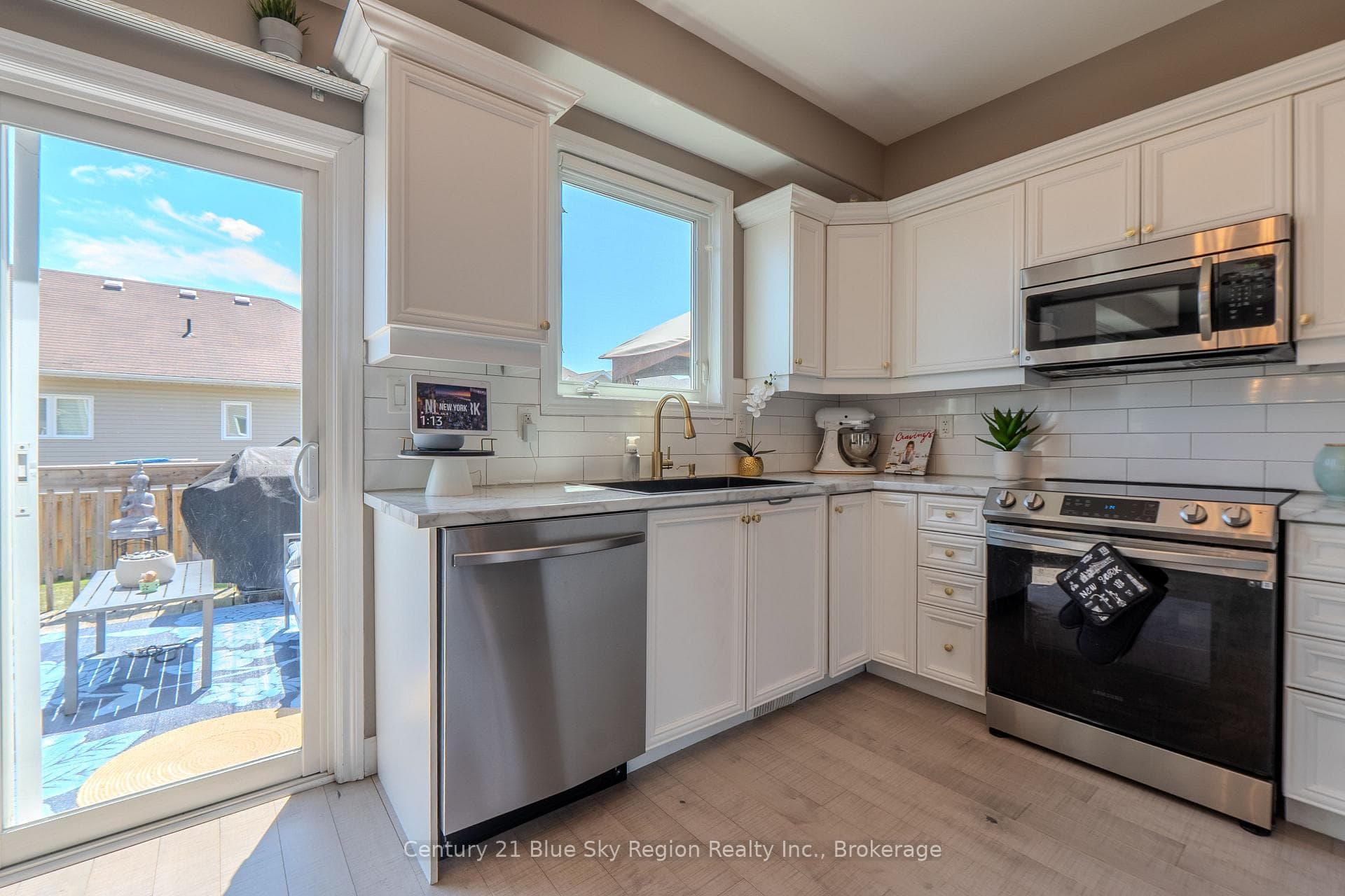 493 Norman Avenue photo 26