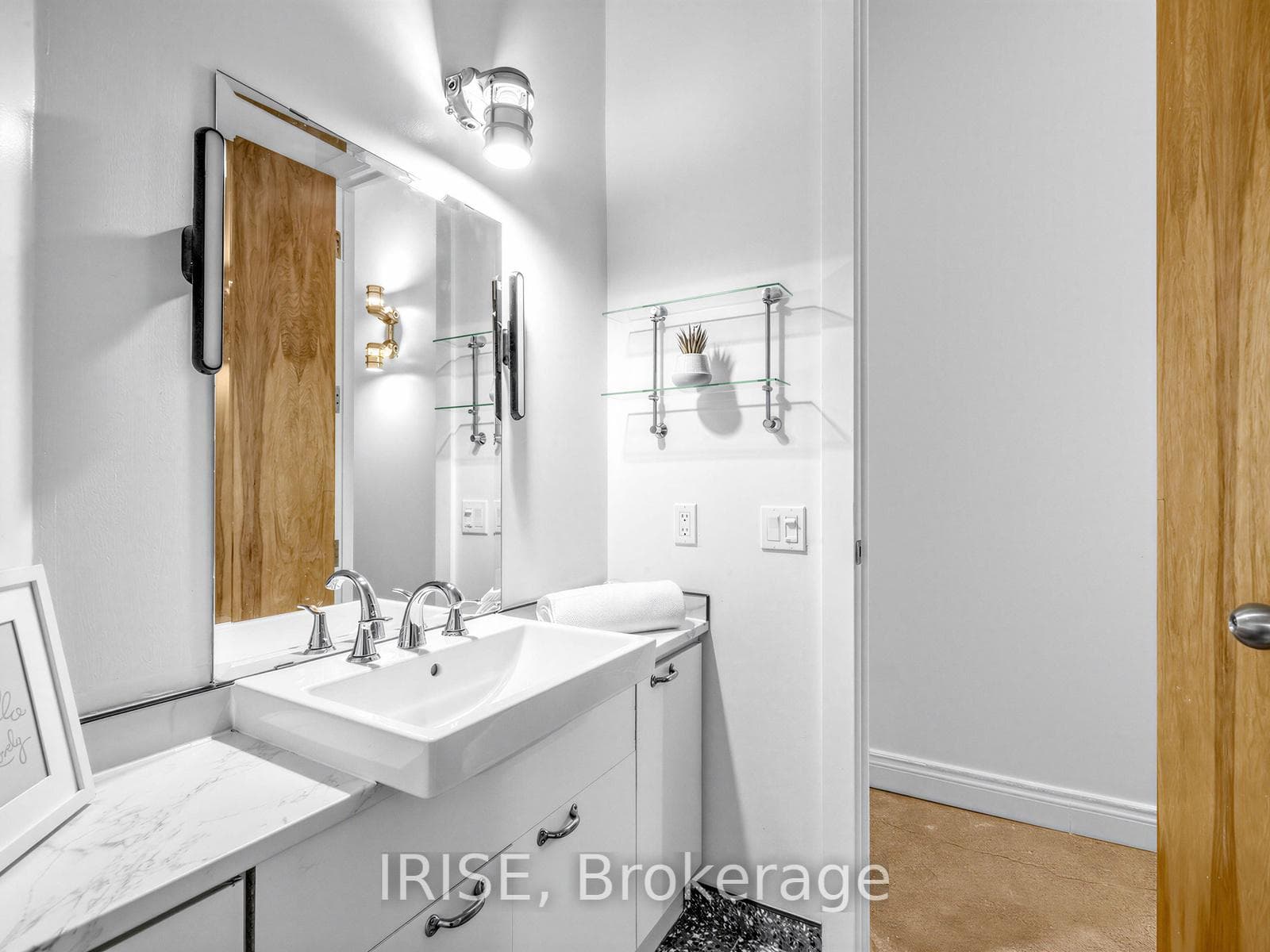 155 Dalhousie Street Unit 718 photo 6