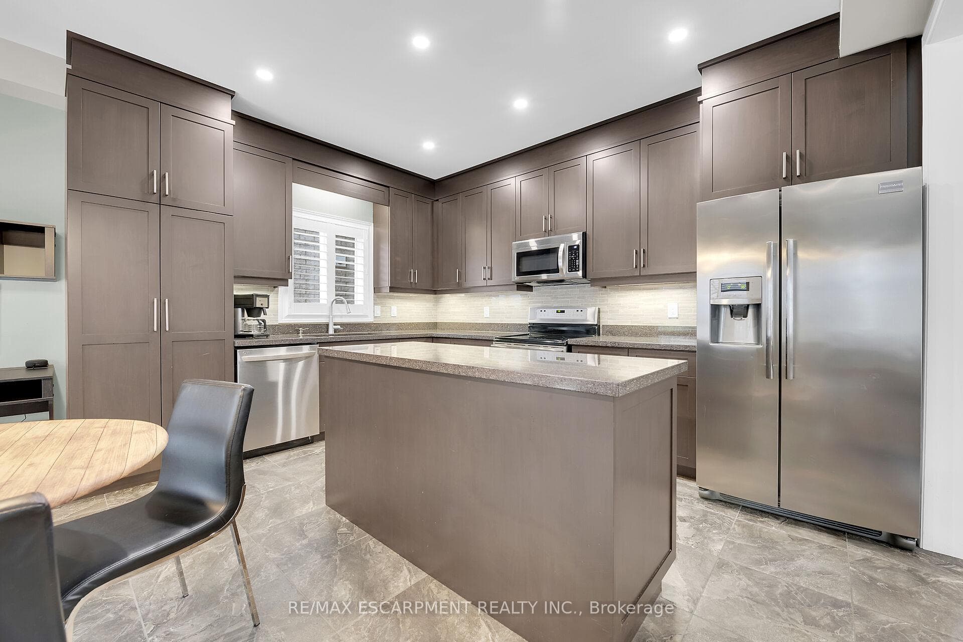 127 Lampman Drive photo 9