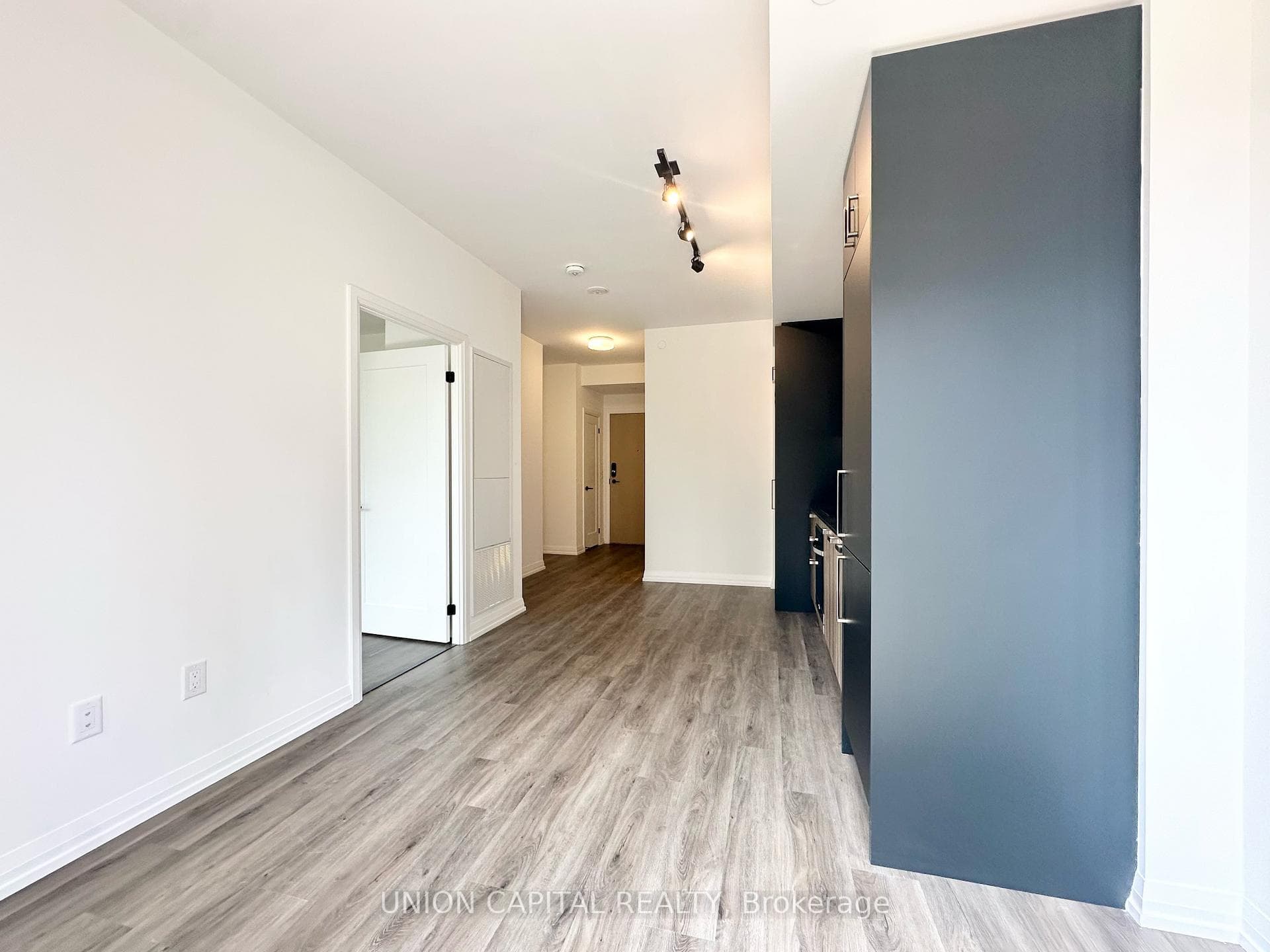 280 Dundas Street Unit 507 photo 12