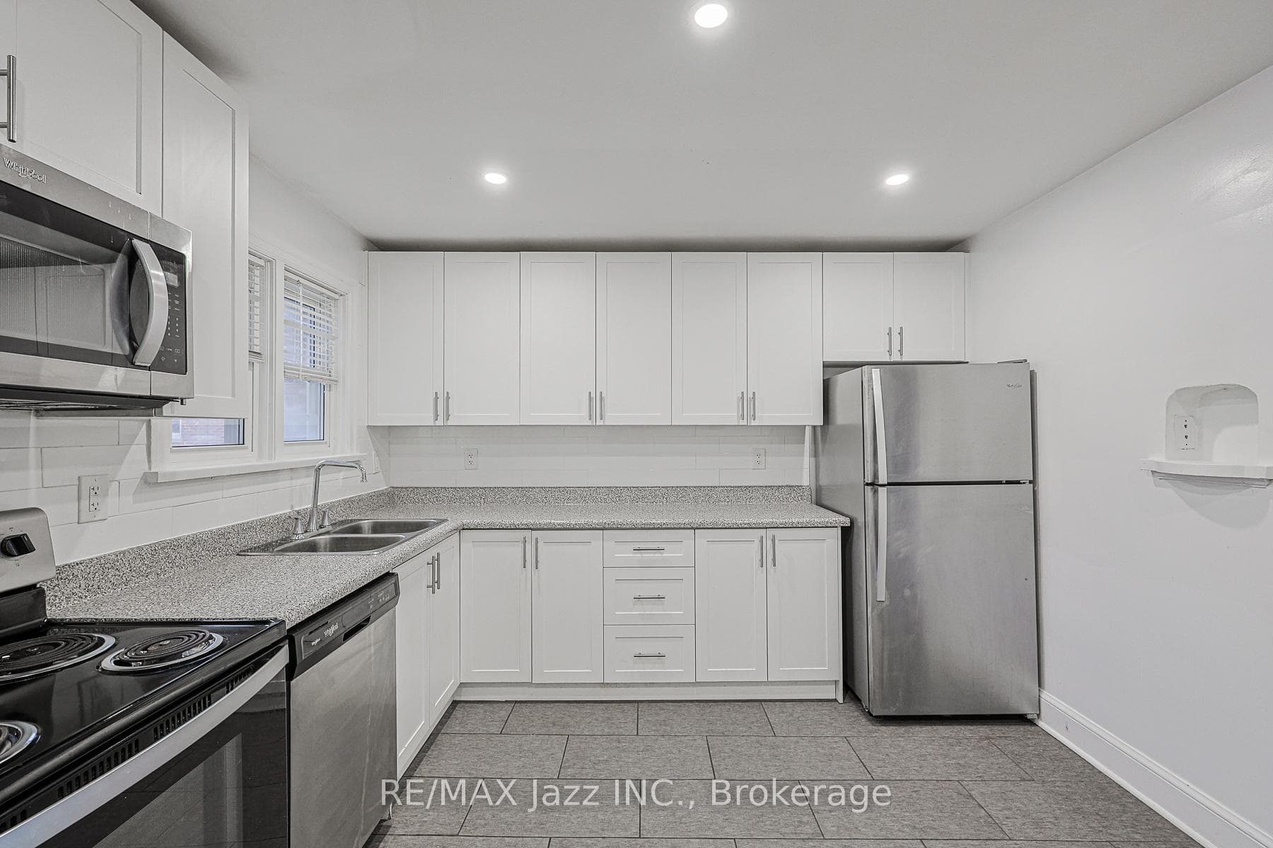 366 Mary Street Unit 4 photo 16