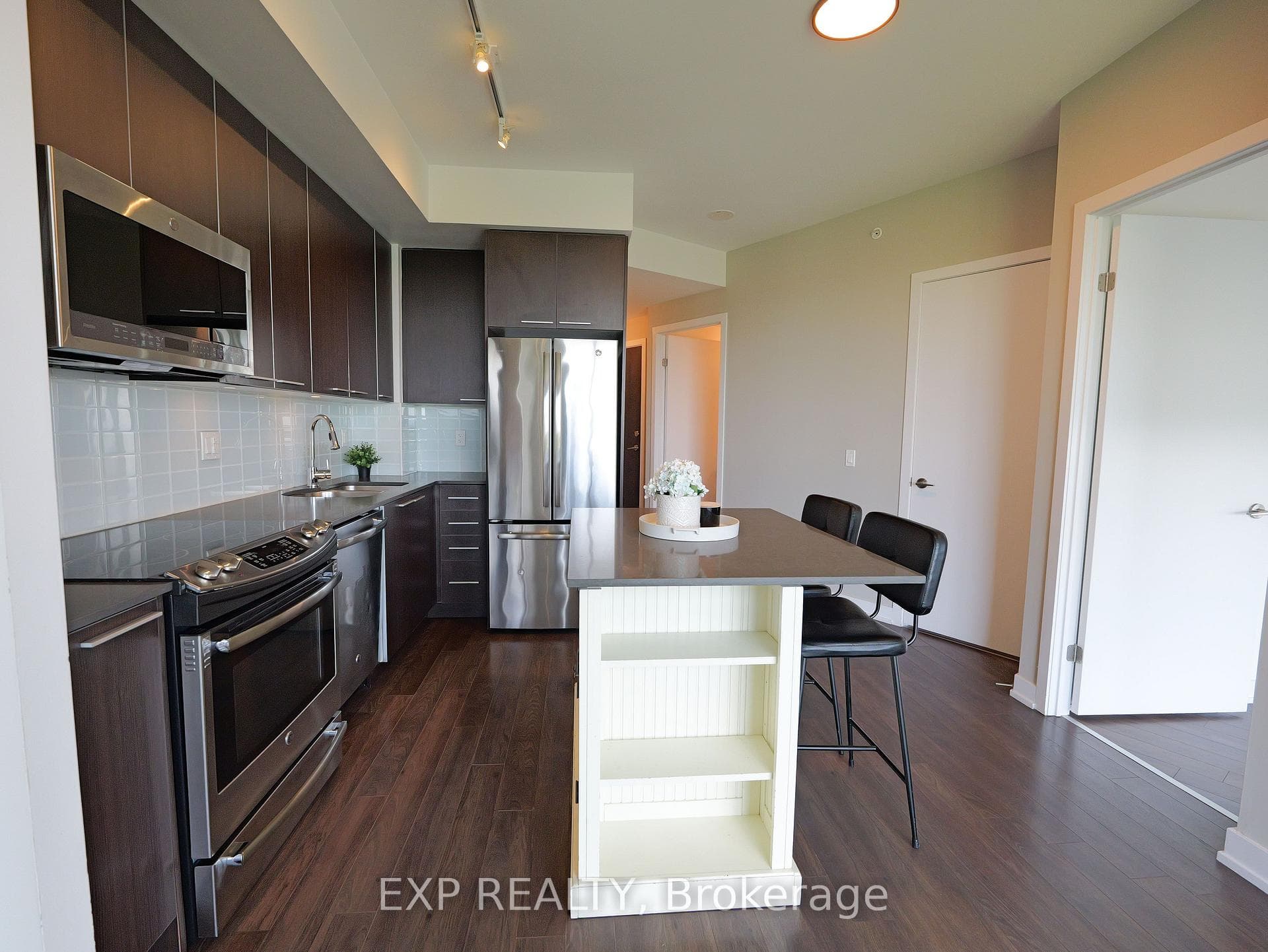 10 Park Lawn Road Unit 2204 photo 9