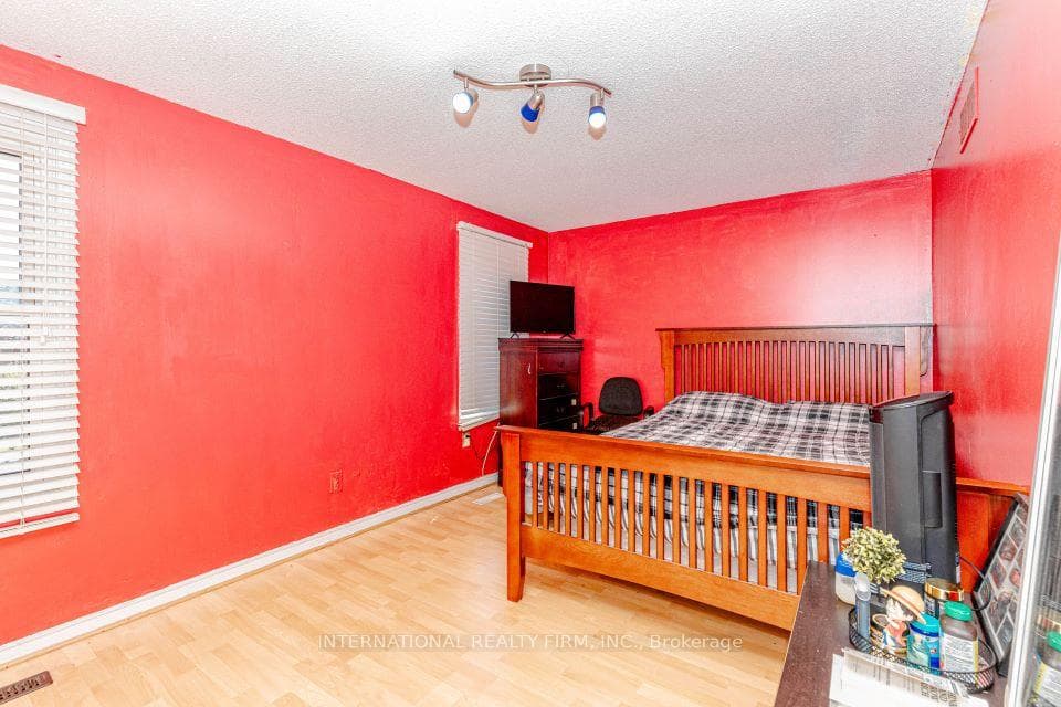 26 Sandmere Avenue photo 17