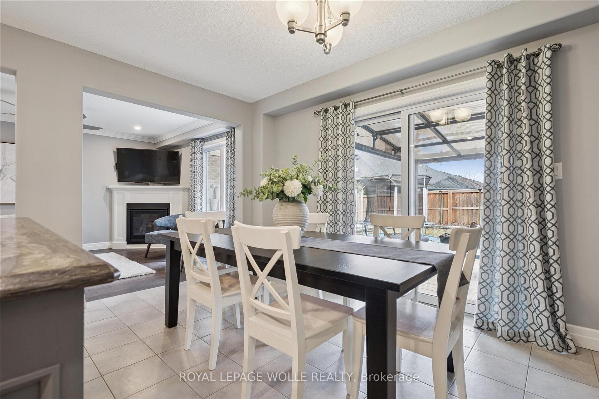 75 Woodberry Crescent photo 17