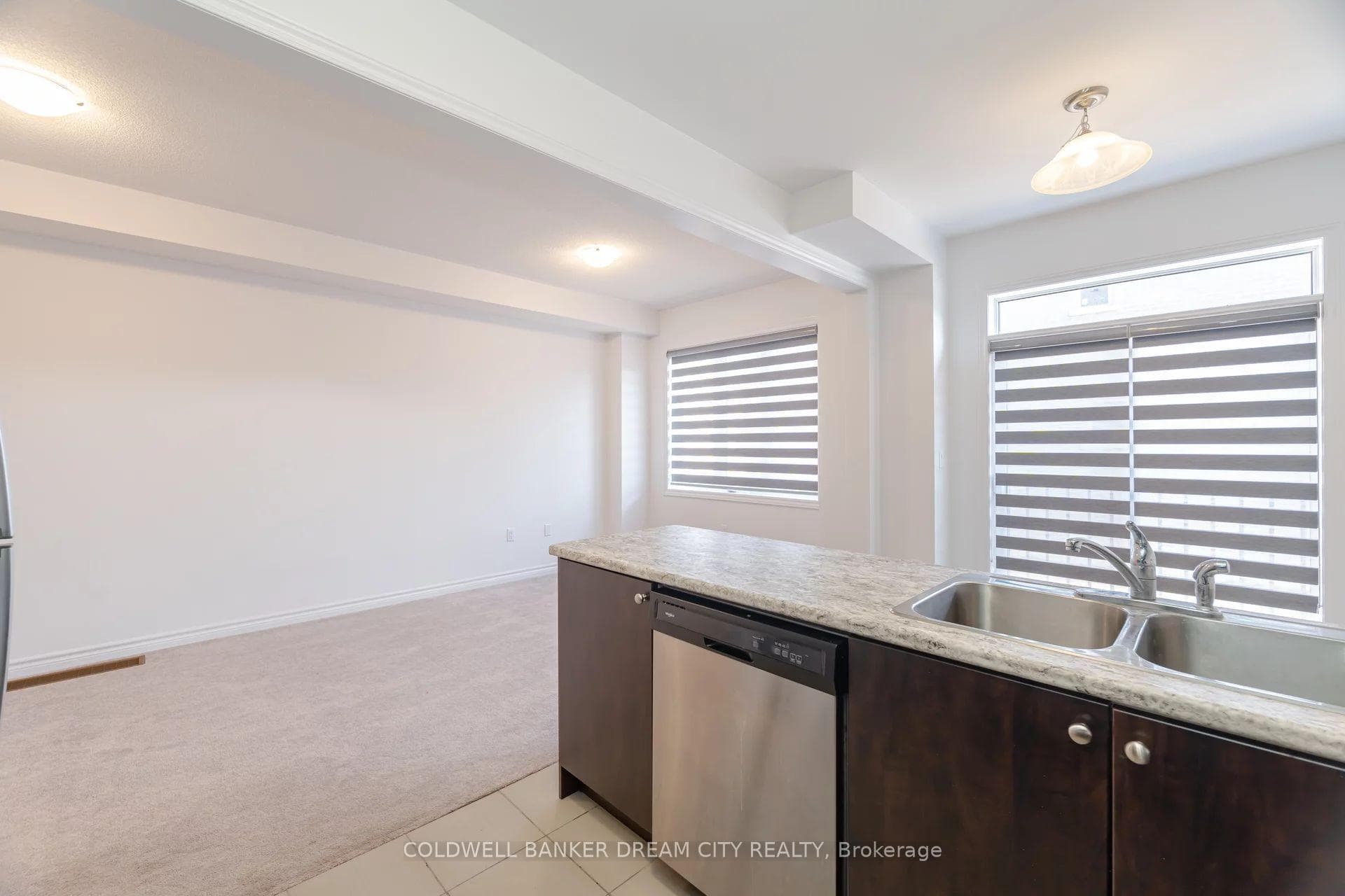 297 Russell Street photo 12