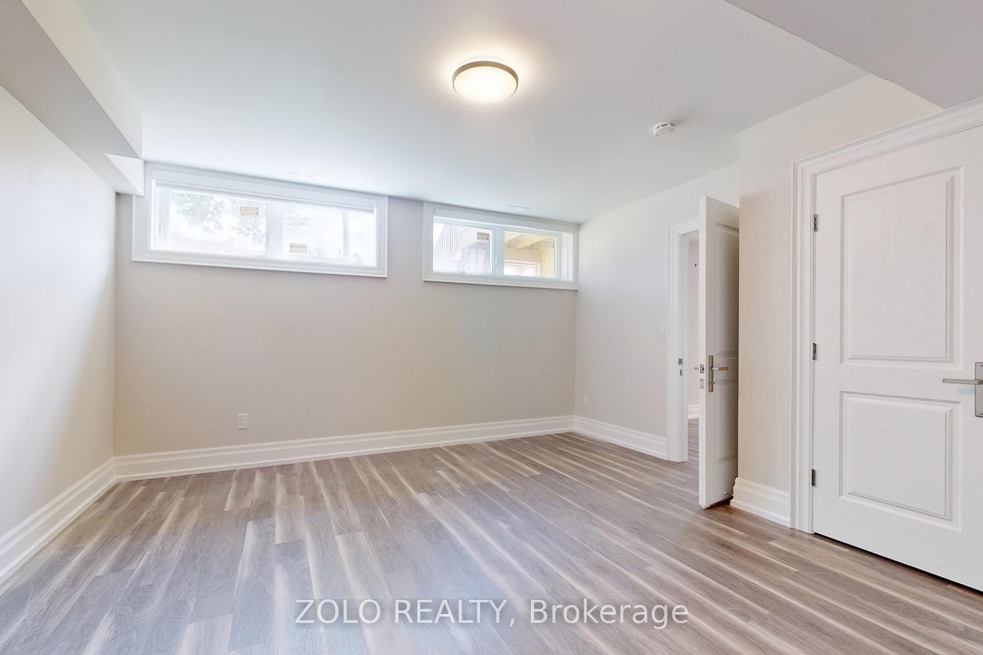 1 White Avenue photo 35
