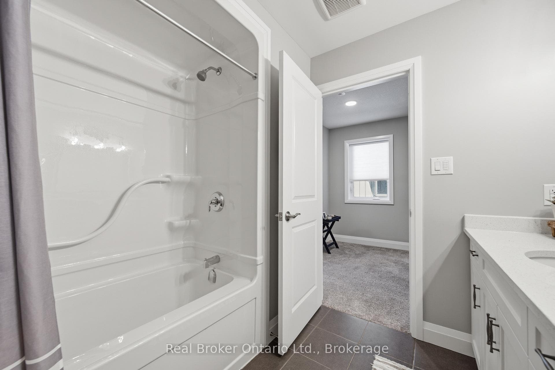 103 Stephenson Way photo 20